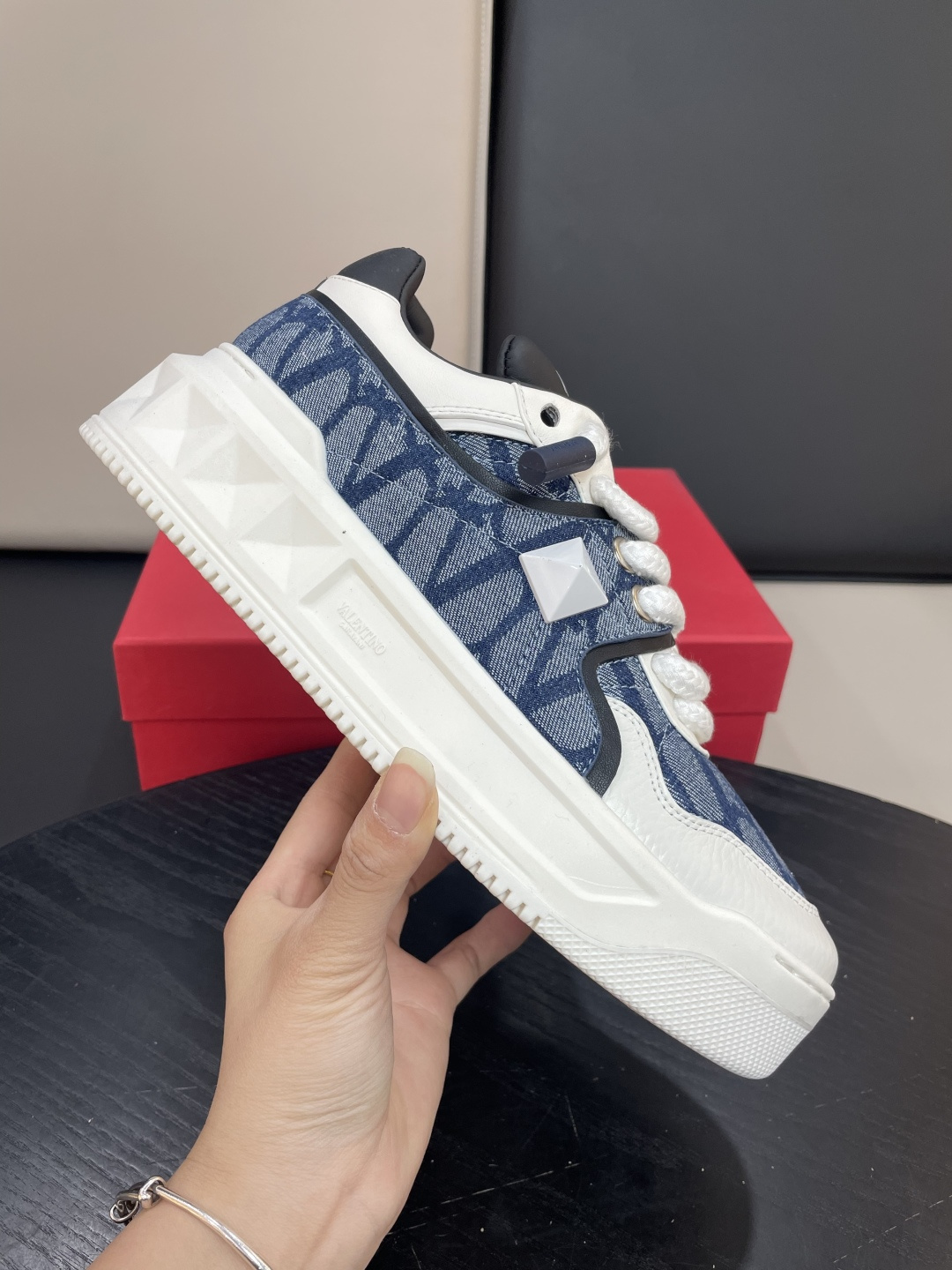 Valentino Garavani 발렌티노 가라바니 원스터드(ONE STUD) 플랫폼 스니커즈 신발