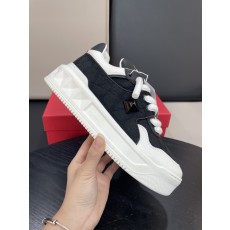 Valentino Garavani 발렌티노 가라바니 원스터드(ONE STUD) 플랫폼 스니커즈 신발