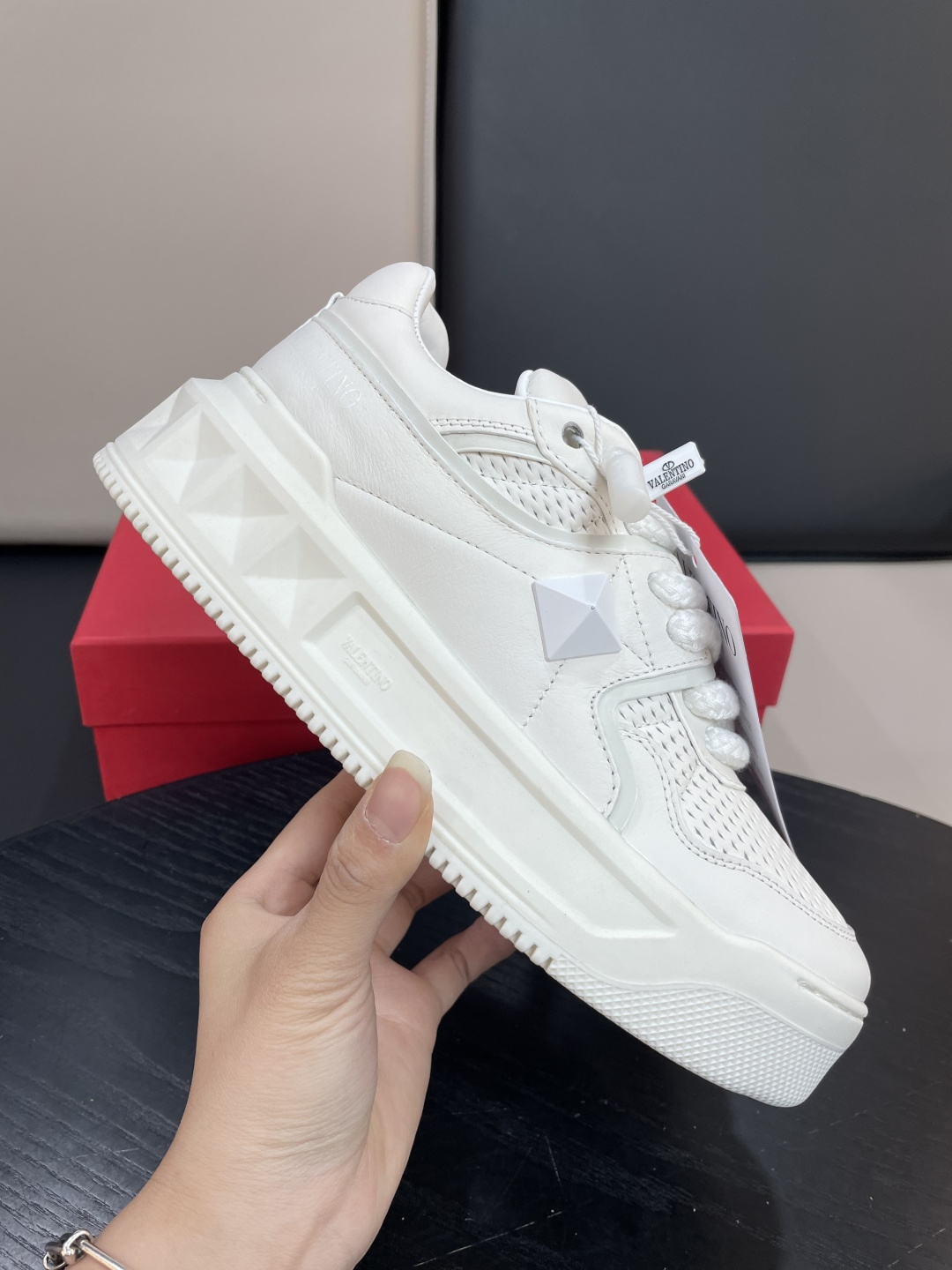 Valentino Garavani 발렌티노 가라바니 원스터드(ONE STUD) 플랫폼 스니커즈 신발