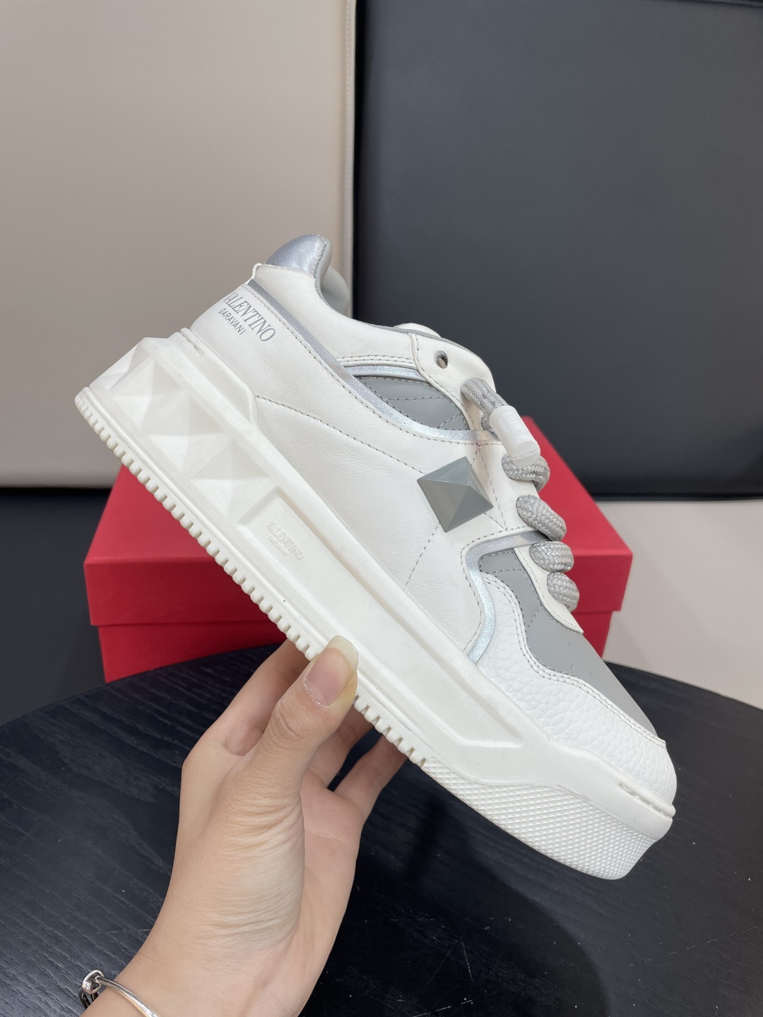 Valentino Garavani 발렌티노 가라바니 원스터드(ONE STUD) 플랫폼 스니커즈 신발