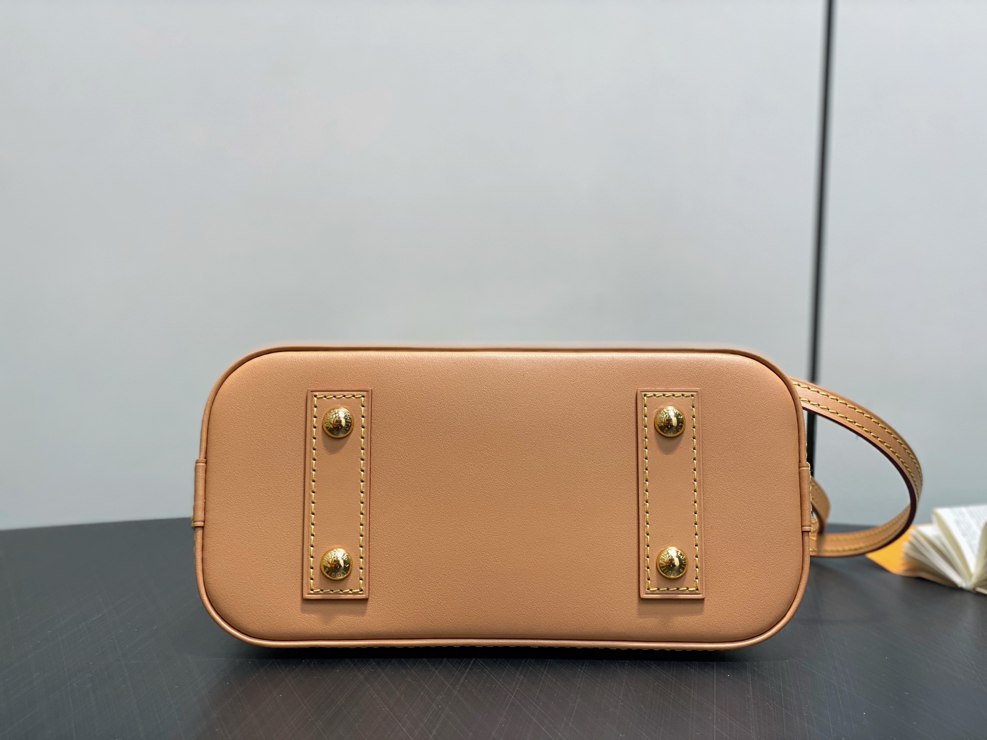 Louis Vuitton x Grace Coddington LV 루이비통 알마(Alma) BB 미우그램 토트백 숄더백 가방 M27526