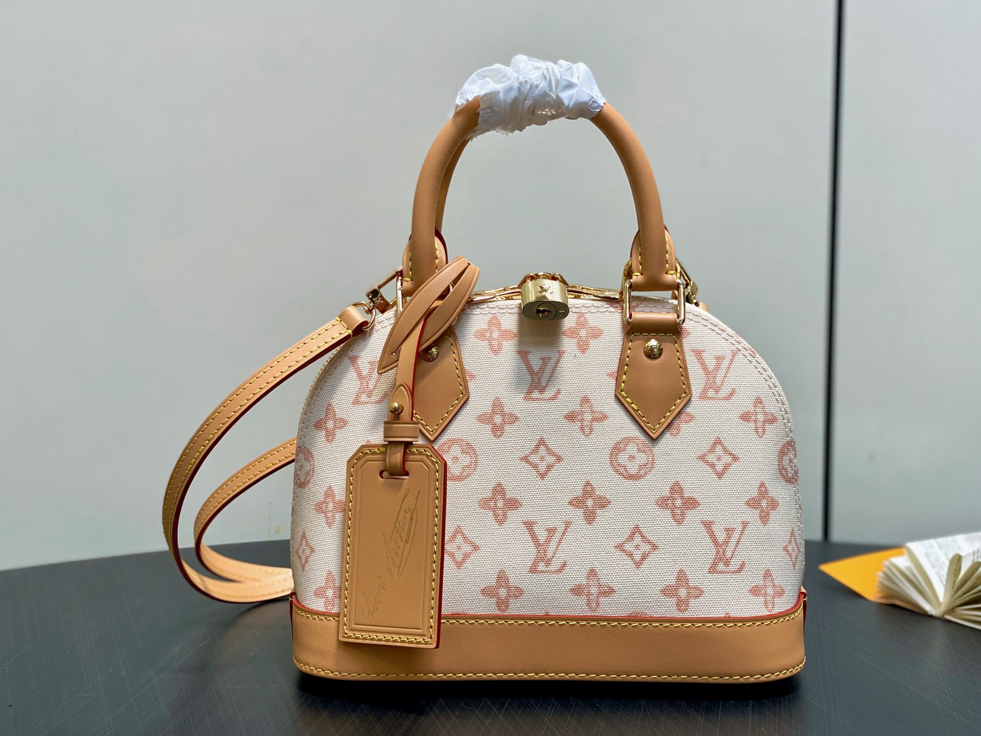 Louis Vuitton x Grace Coddington LV 루이비통 알마(Alma) BB 미우그램 토트백 숄더백 가방 M27525