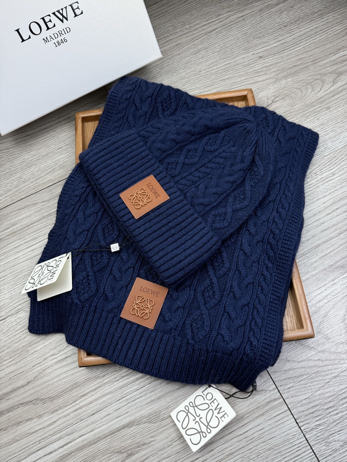 LOEWE 로에베 울 & 토끼털 모자·목도리 세트