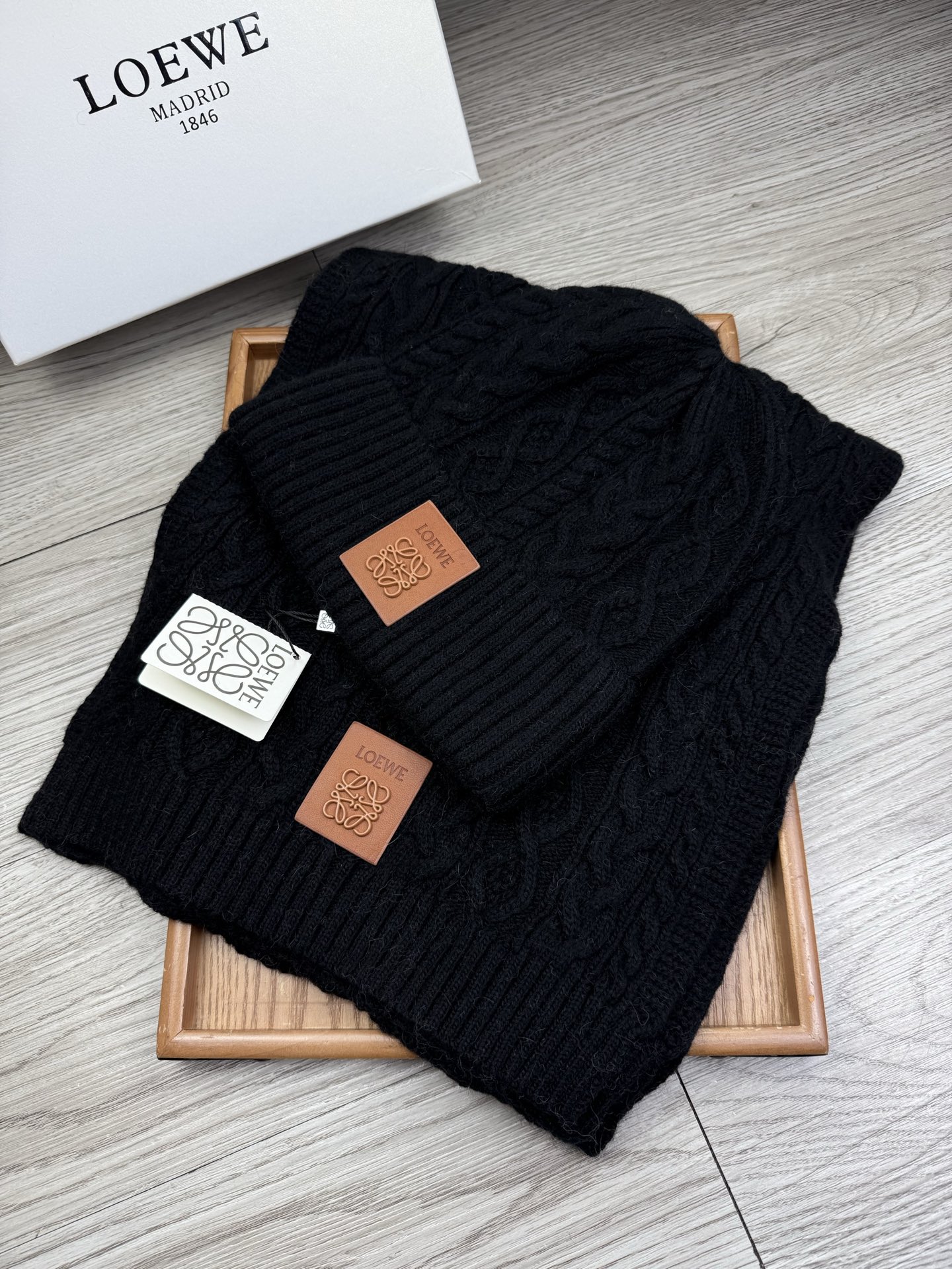 LOEWE 로에베 울 & 토끼털 모자·목도리 세트