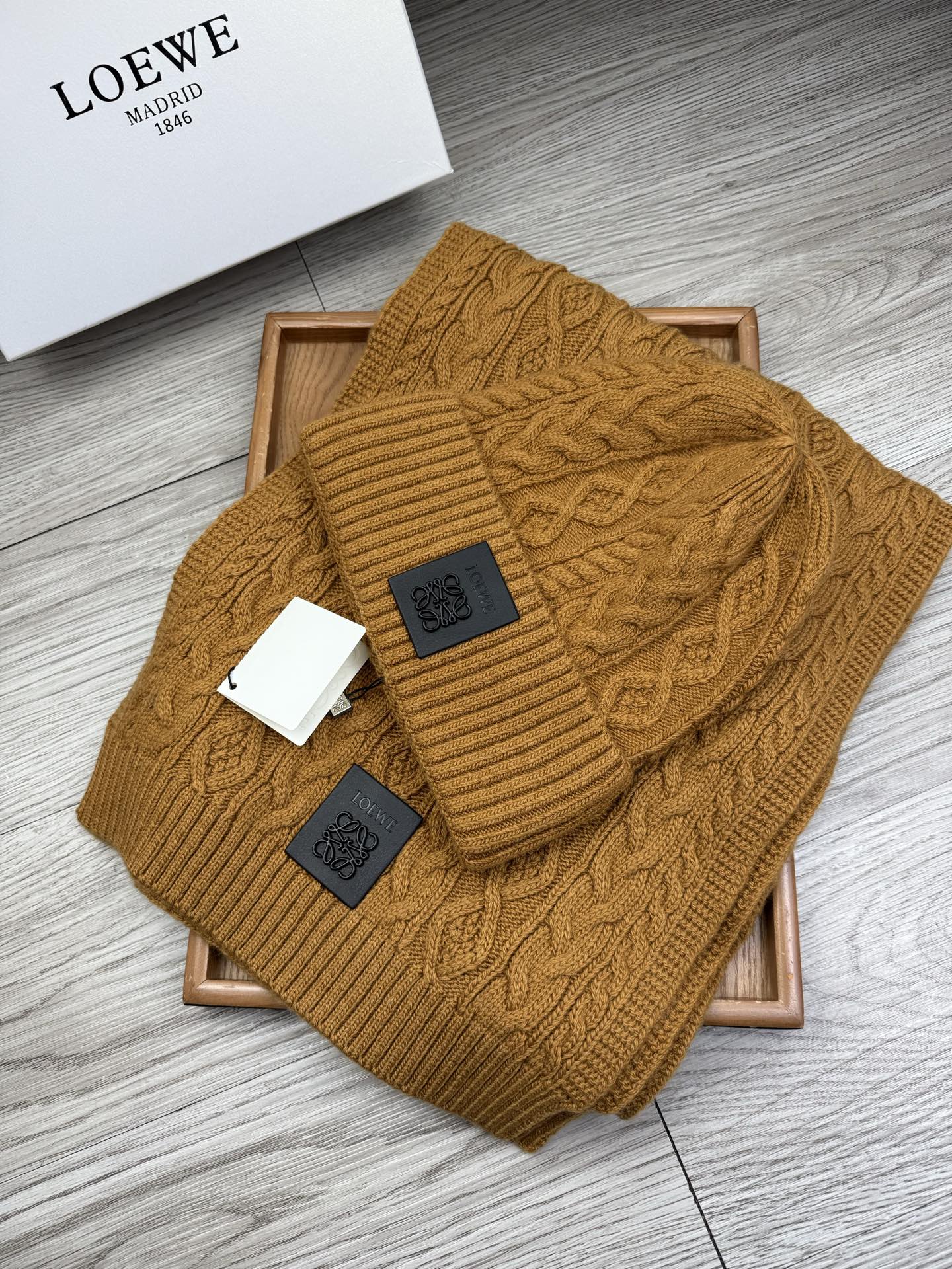 LOEWE 로에베 울 & 토끼털 모자·목도리 세트