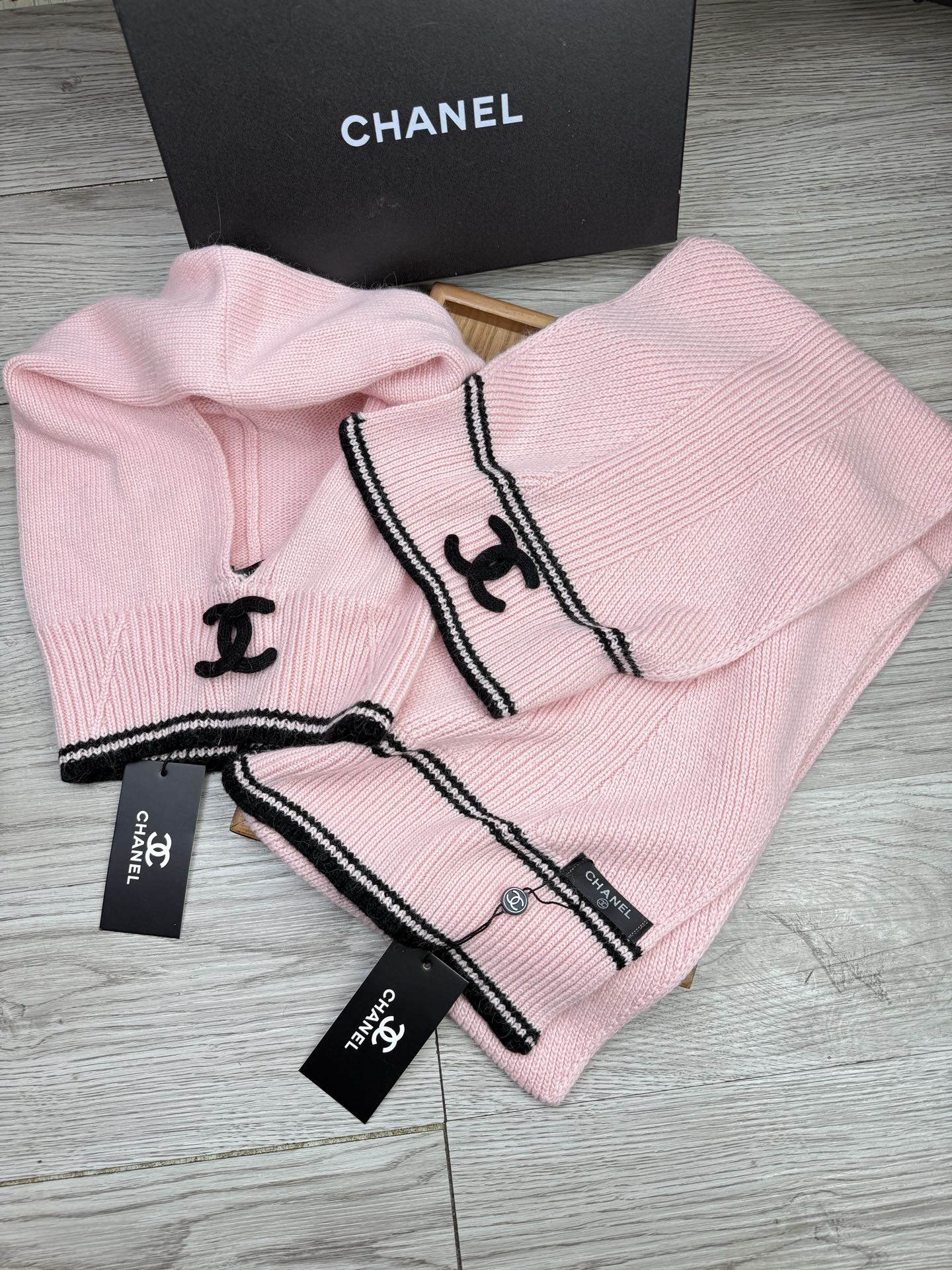 Chanel 샤넬 울 & 토끼털 모자·목도리 세트