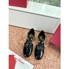 Roger Vivier RV 로저 비비에 T스트랩 쥬얼 펜던트 청키힐 샌들 신발