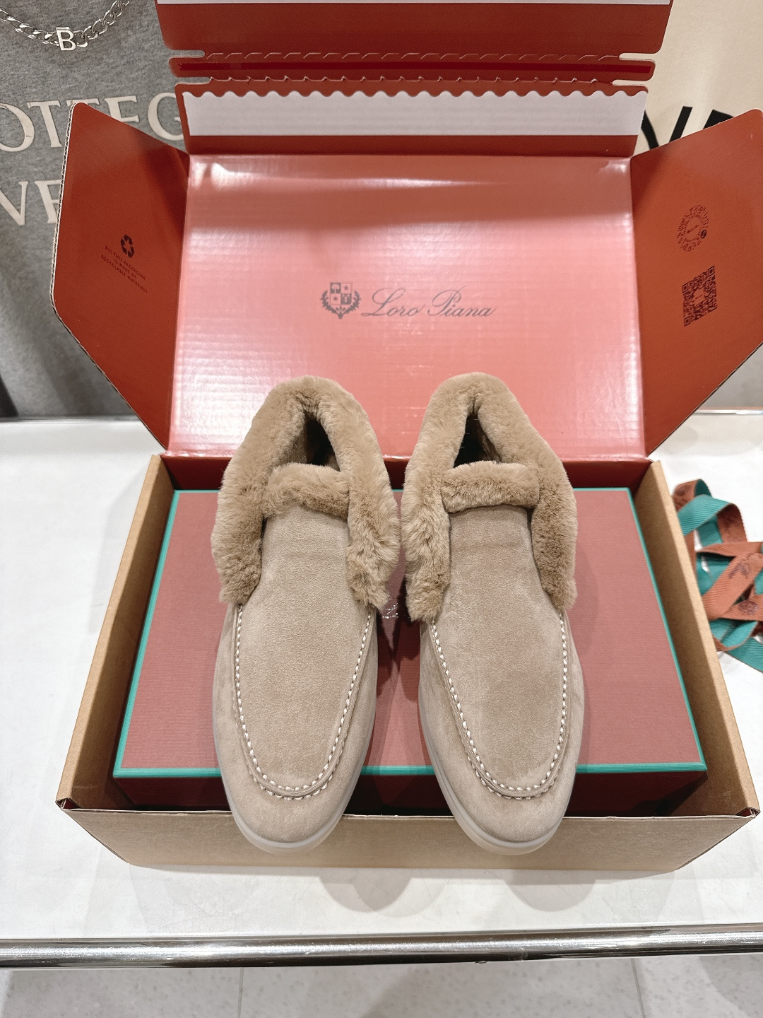 Loro Piana 로로 피아나 LP 클래식 하이탑 레빗퍼 로퍼 신발