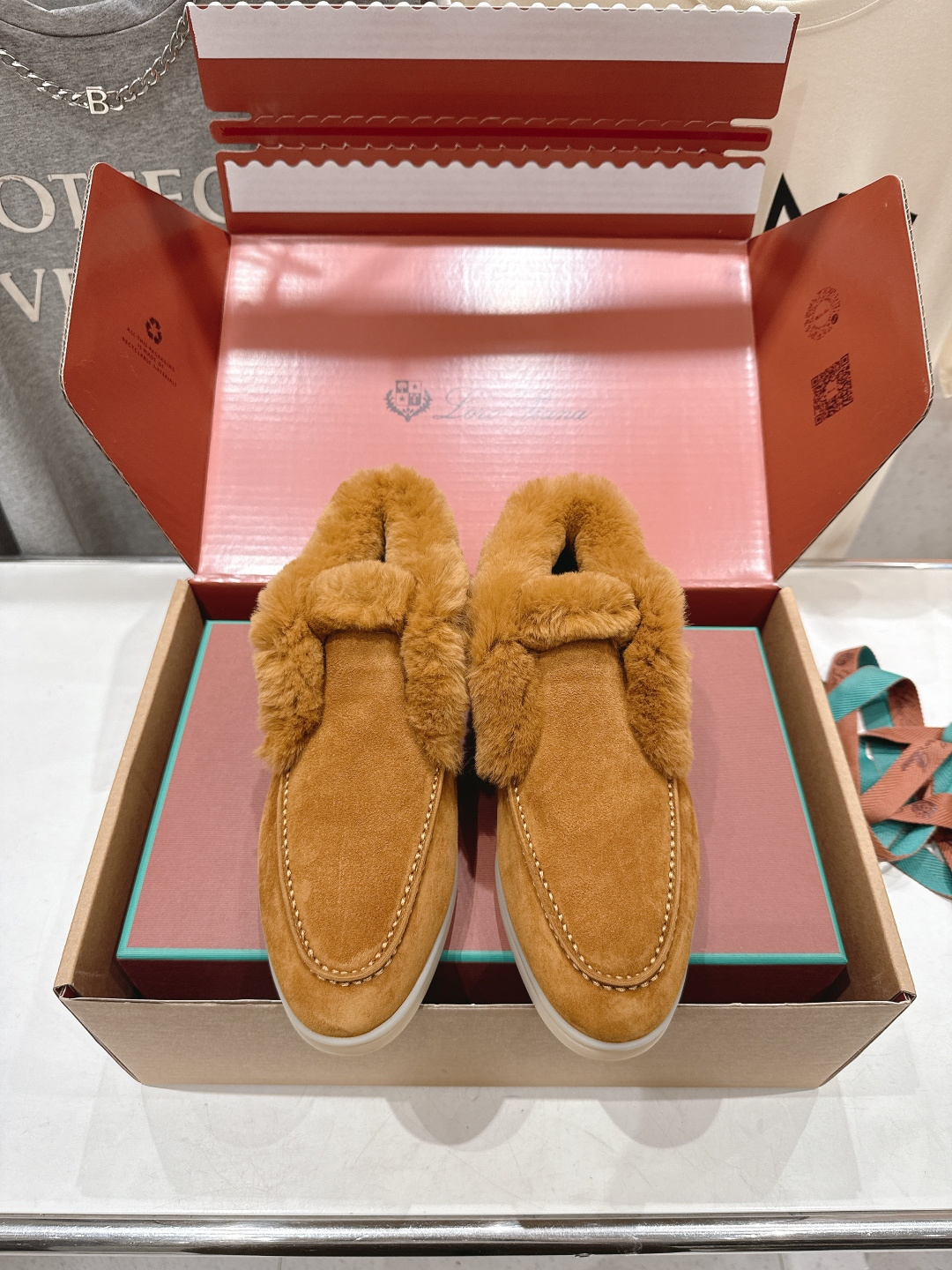 Loro Piana 로로 피아나 LP 클래식 하이탑 레빗퍼 로퍼 신발