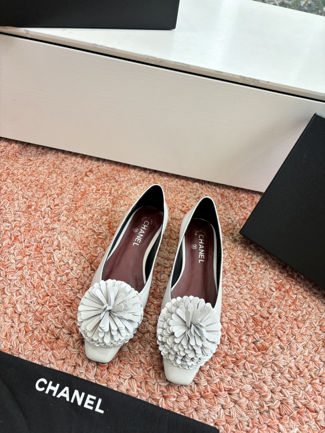 Chanel 샤넬 플라워 폼폼 메리제인 로퍼 플랫 슈즈 신발