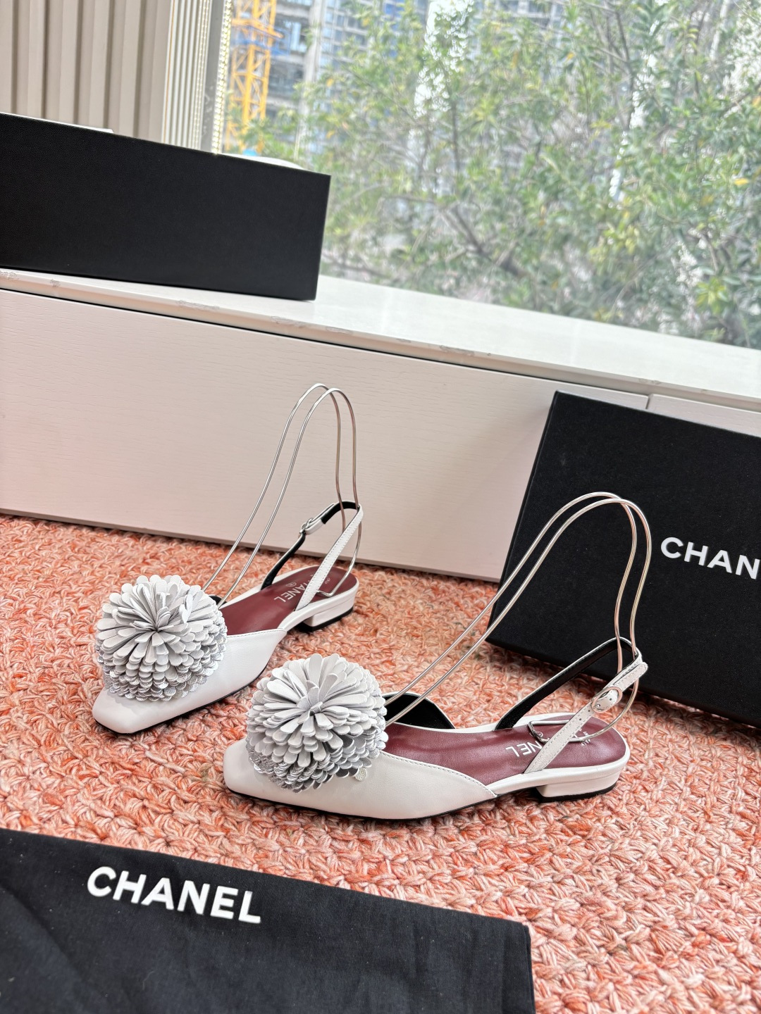 Chanel 샤넬 플라워 폼폼 메리제인 플랫 샌들 신발