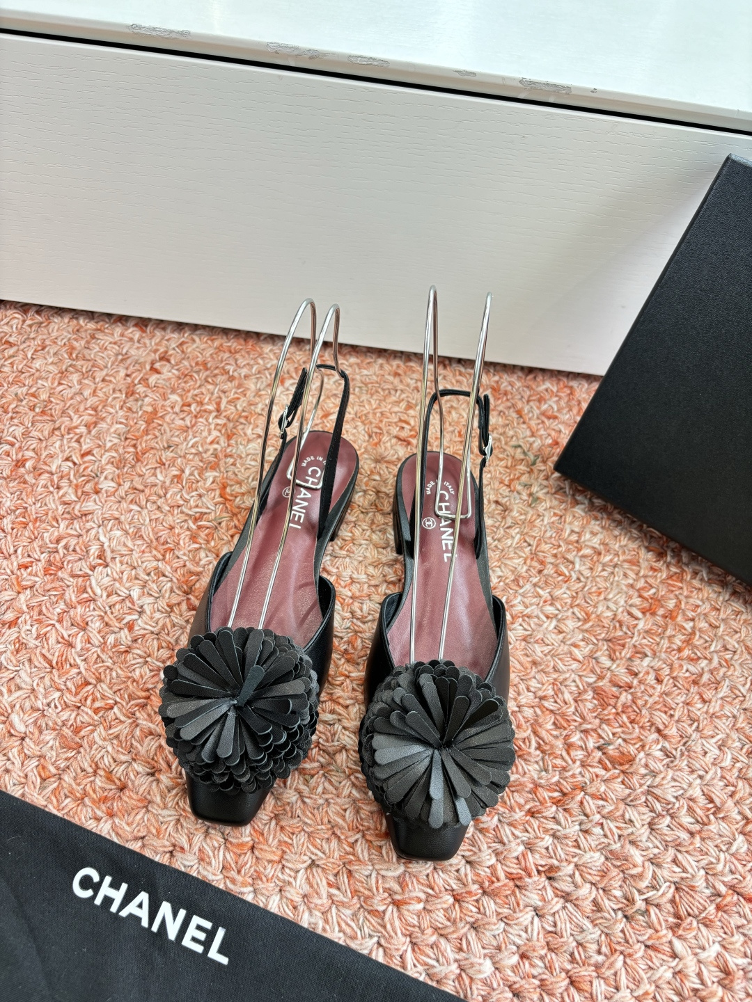 Chanel 샤넬 플라워 폼폼 메리제인 플랫 샌들 신발