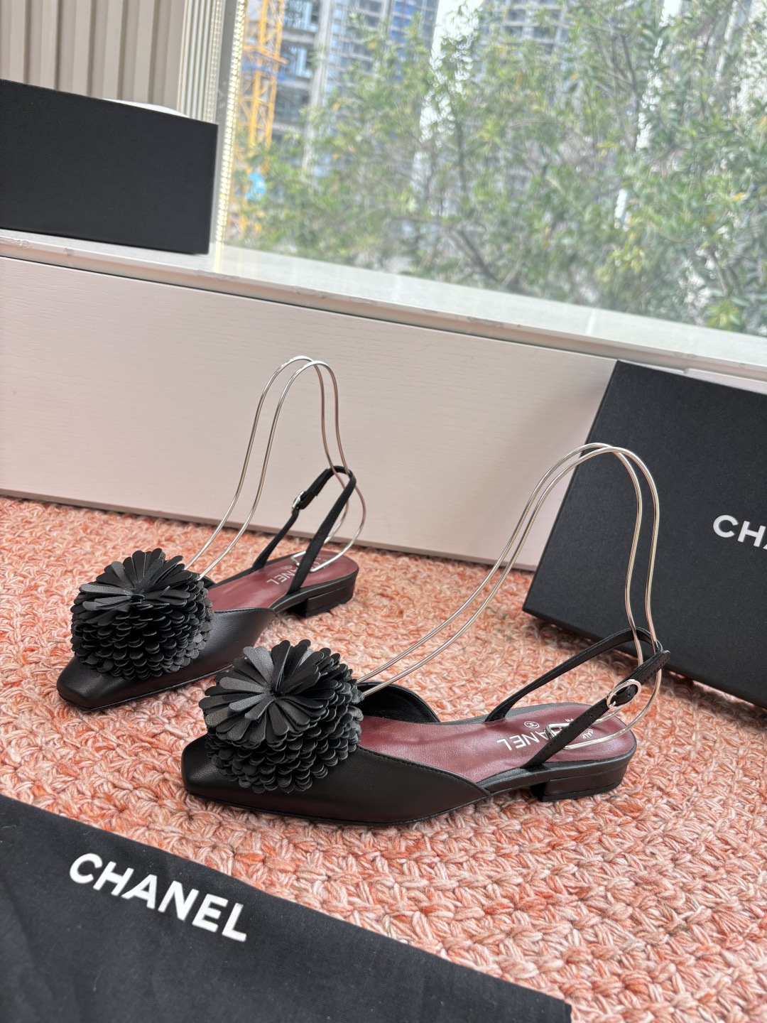 Chanel 샤넬 플라워 폼폼 메리제인 플랫 샌들 신발