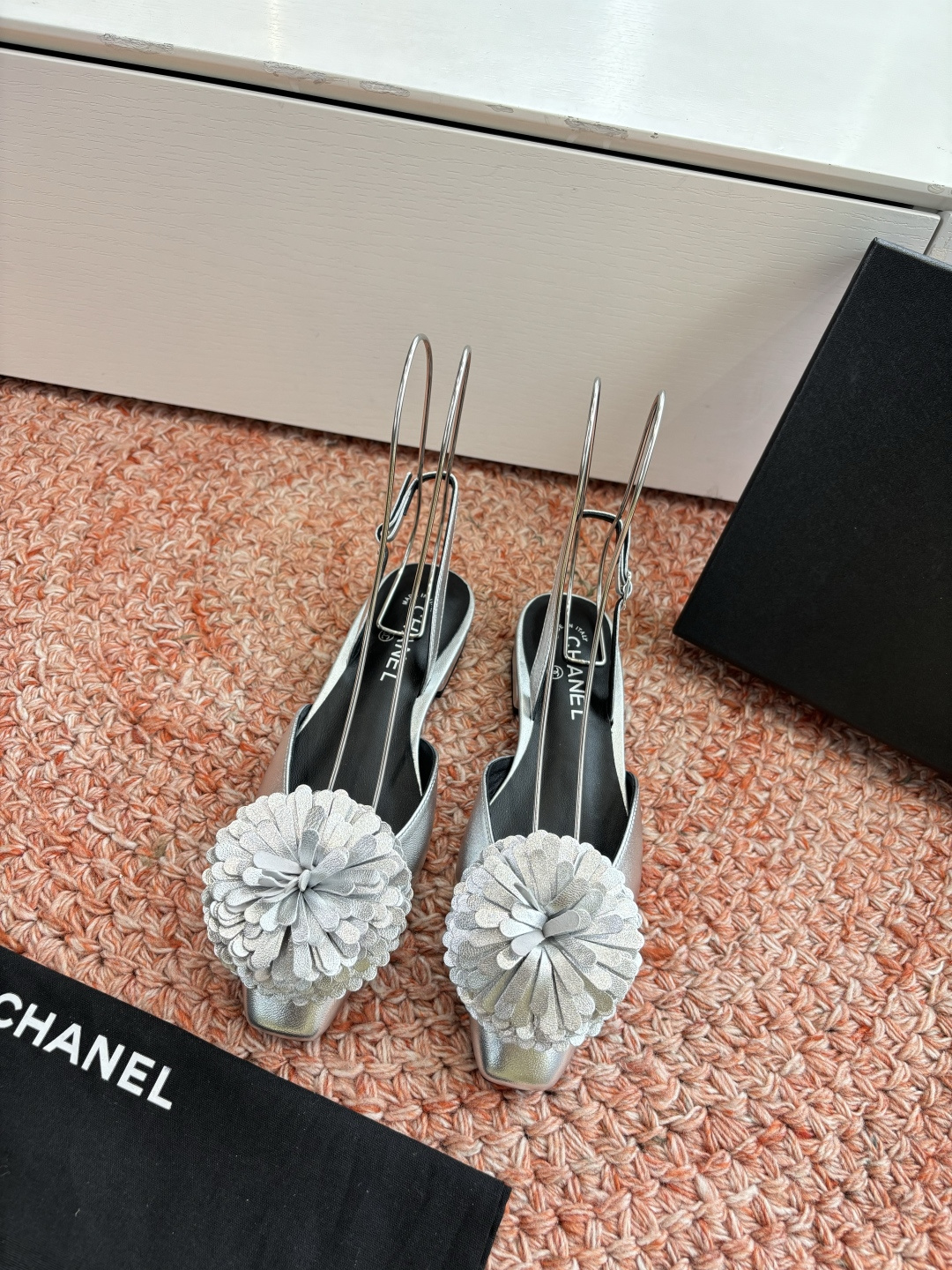 Chanel 샤넬 플라워 폼폼 메리제인 플랫 샌들 신발