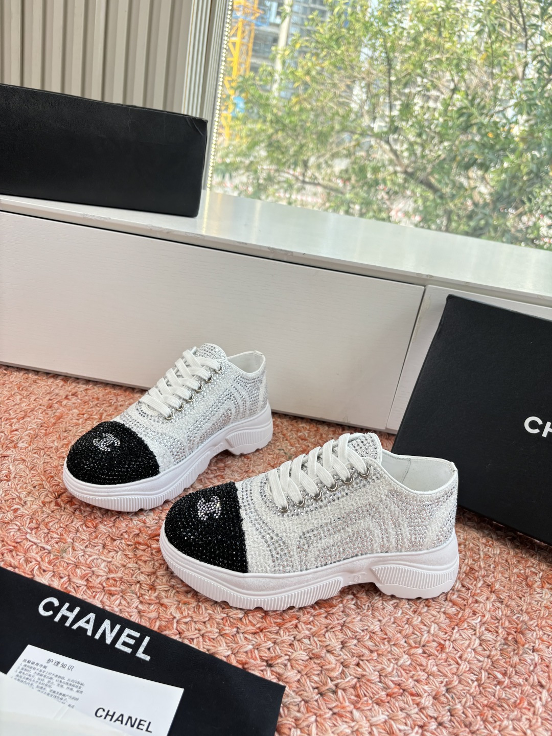 샤넬(Chanel) 스웨이드 쥬얼 플랫폼 스니커즈 신발
