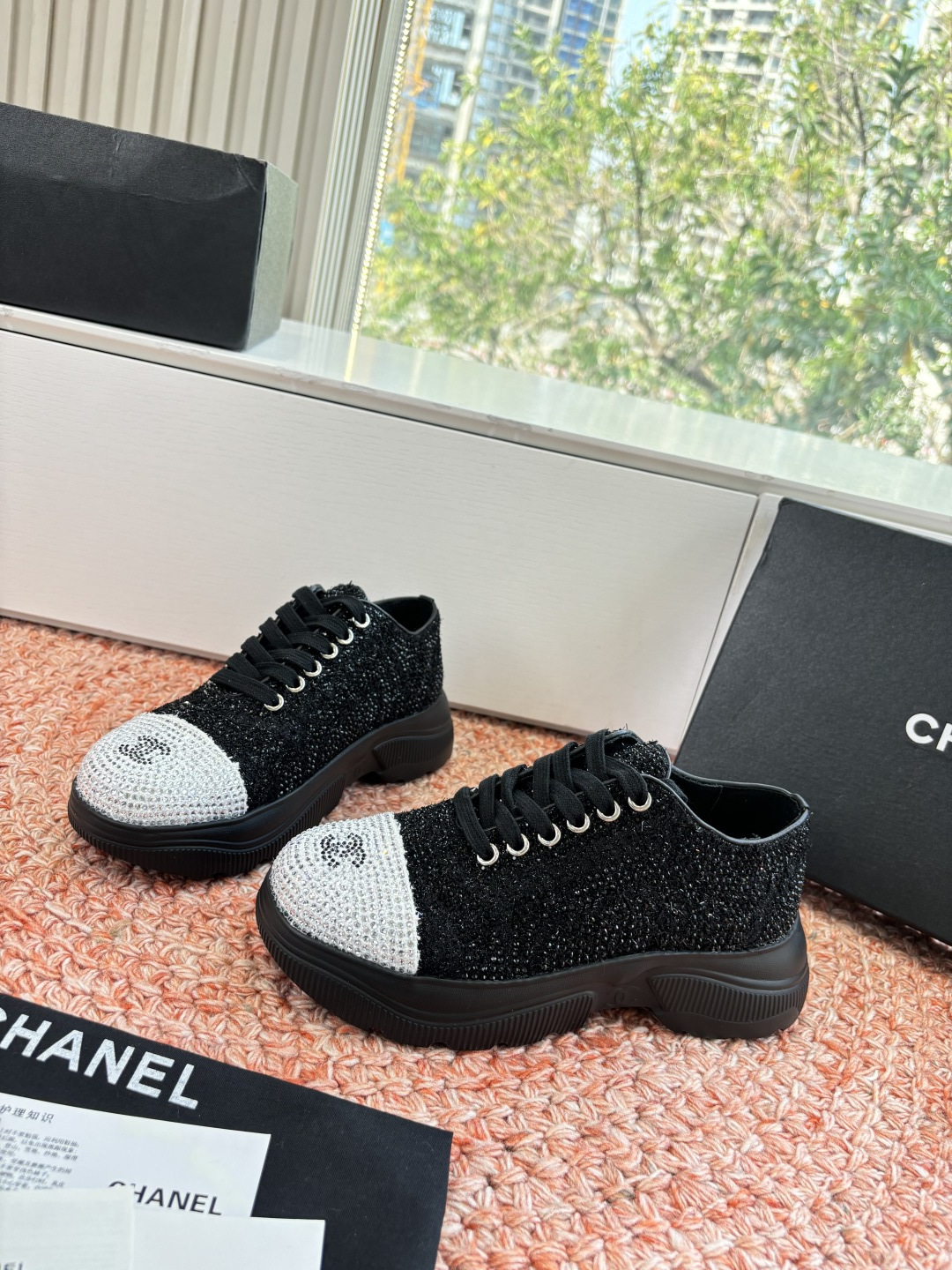 샤넬(Chanel) 스웨이드 쥬얼 플랫폼 스니커즈 신발