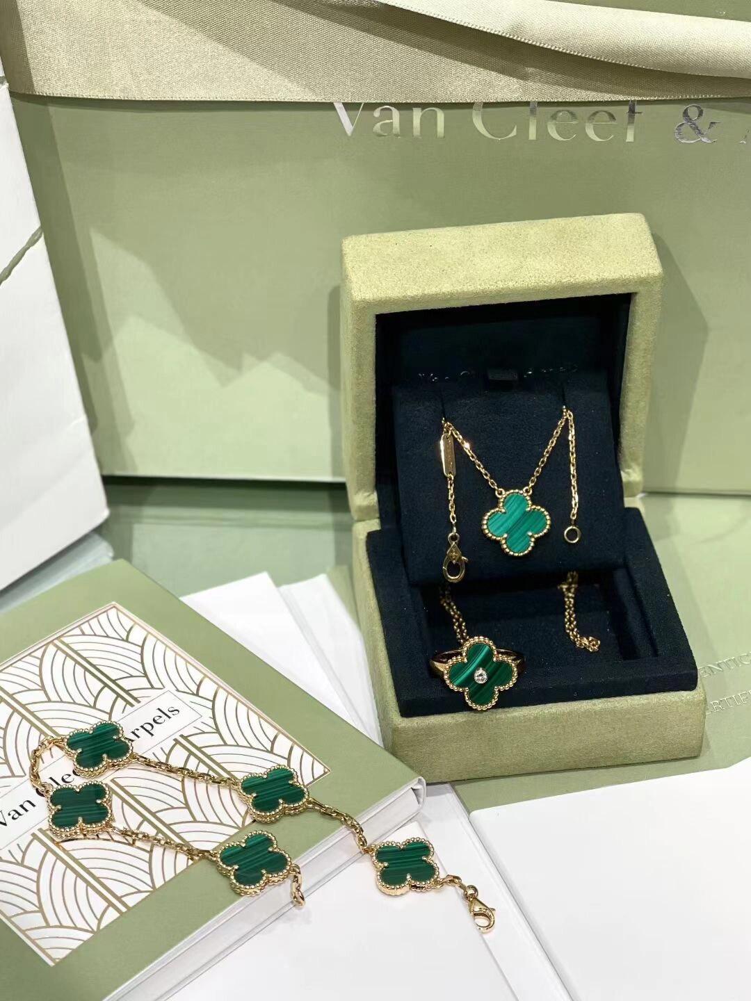 Van Cleef & Arpels 반클리프 앤 아펠(VCA) 공작석(말라카이트) 5모티프 팔찌