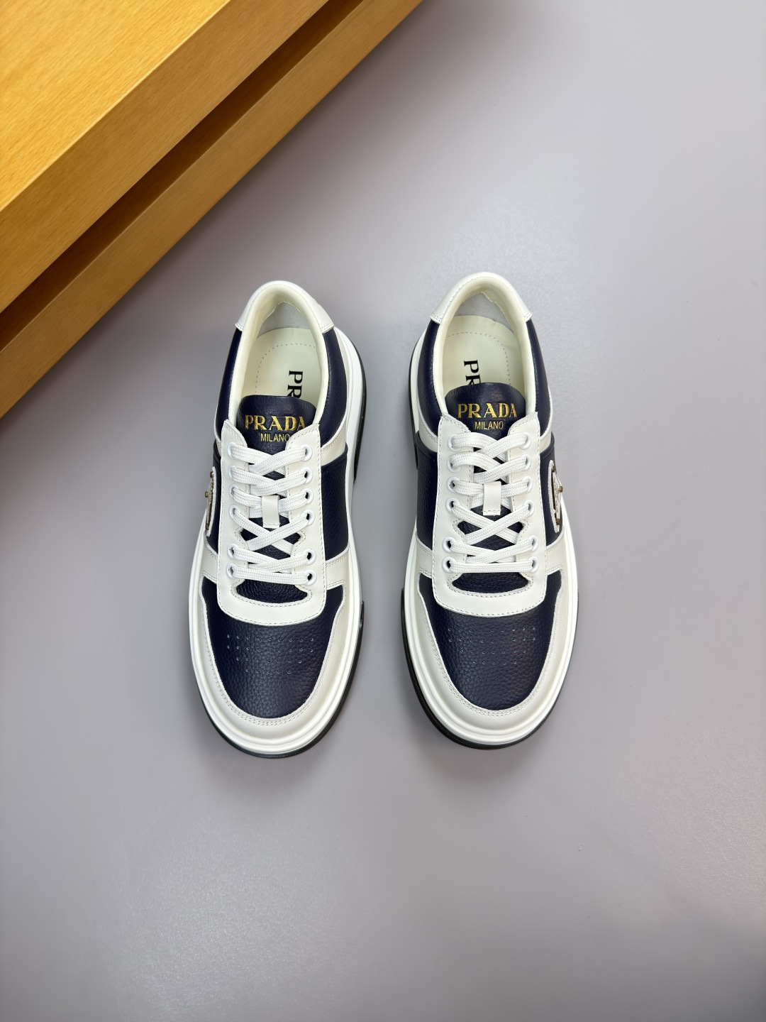 프라다(PRADA) 나파 & 리치 레더 스니커즈 (프리미엄) 신발