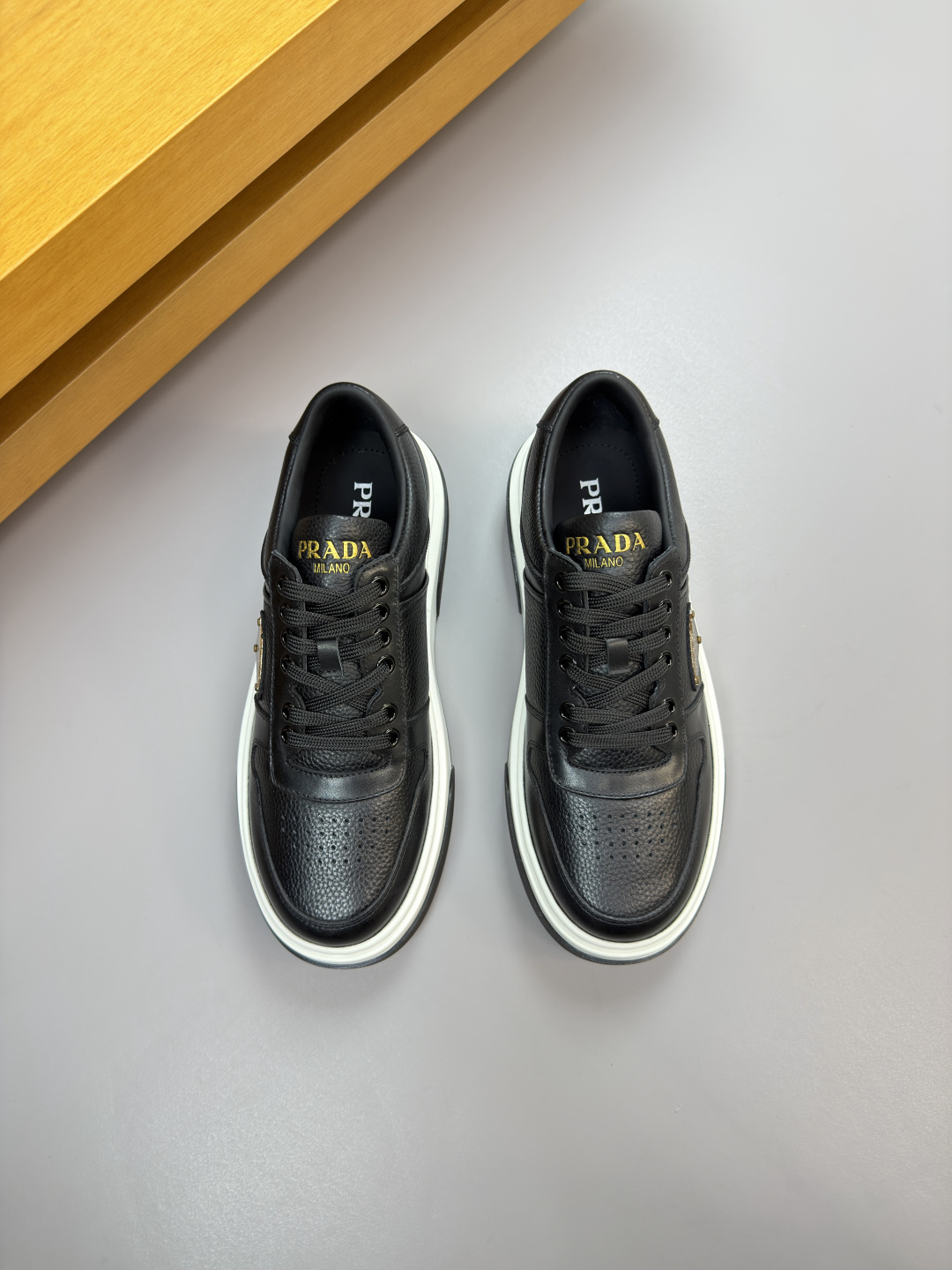 프라다(PRADA) 나파 & 리치 레더 스니커즈 (프리미엄) 신발