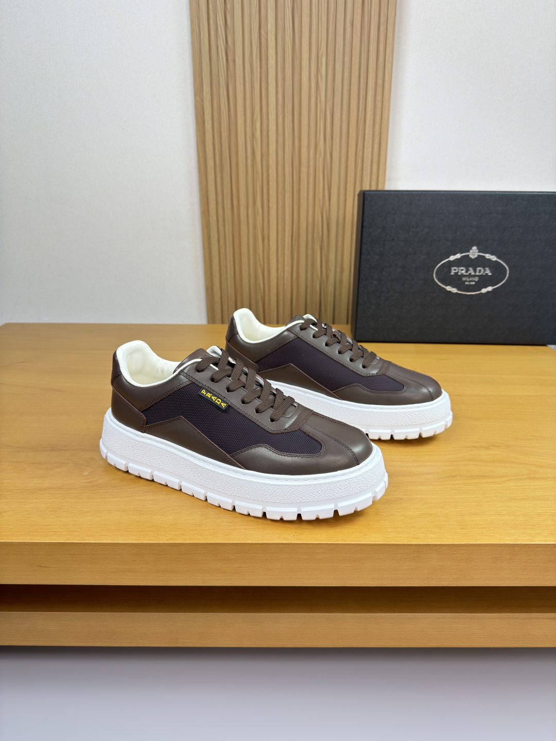 프라다(PRADA) 나파 가죽 & 실크 캔버스 스니커즈 (프리미엄) 신발