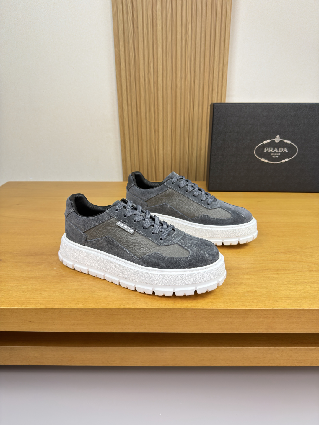 프라다(PRADA) 리치 가죽 & 스웨이드 스니커즈 (프리미엄) 신발