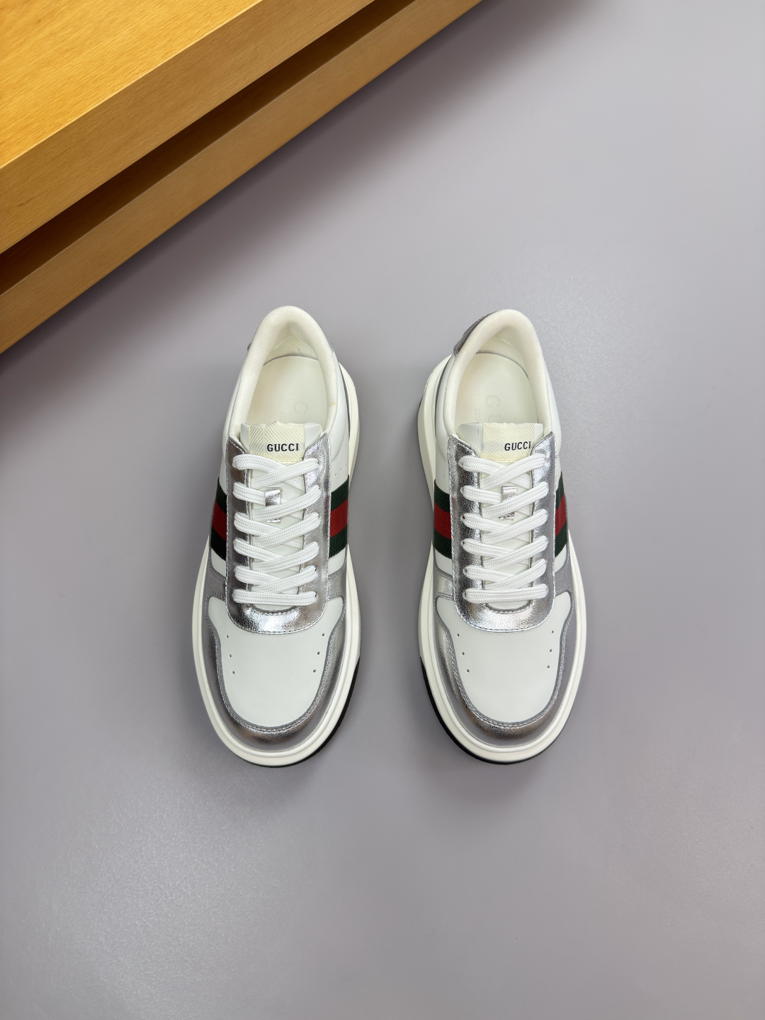 구찌(GUCCI) 나파 레더 시그니처 웹 스니커즈 (프리미엄) 신발