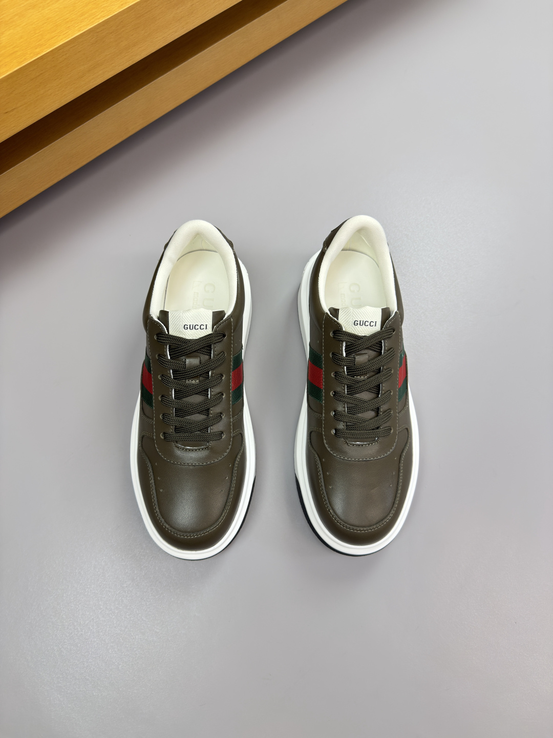 구찌(GUCCI) 나파 레더 시그니처 웹 스니커즈 (프리미엄) 신발