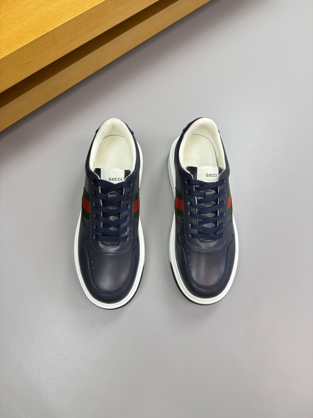 구찌(GUCCI) 나파 레더 시그니처 웹 스니커즈 (프리미엄) 신발