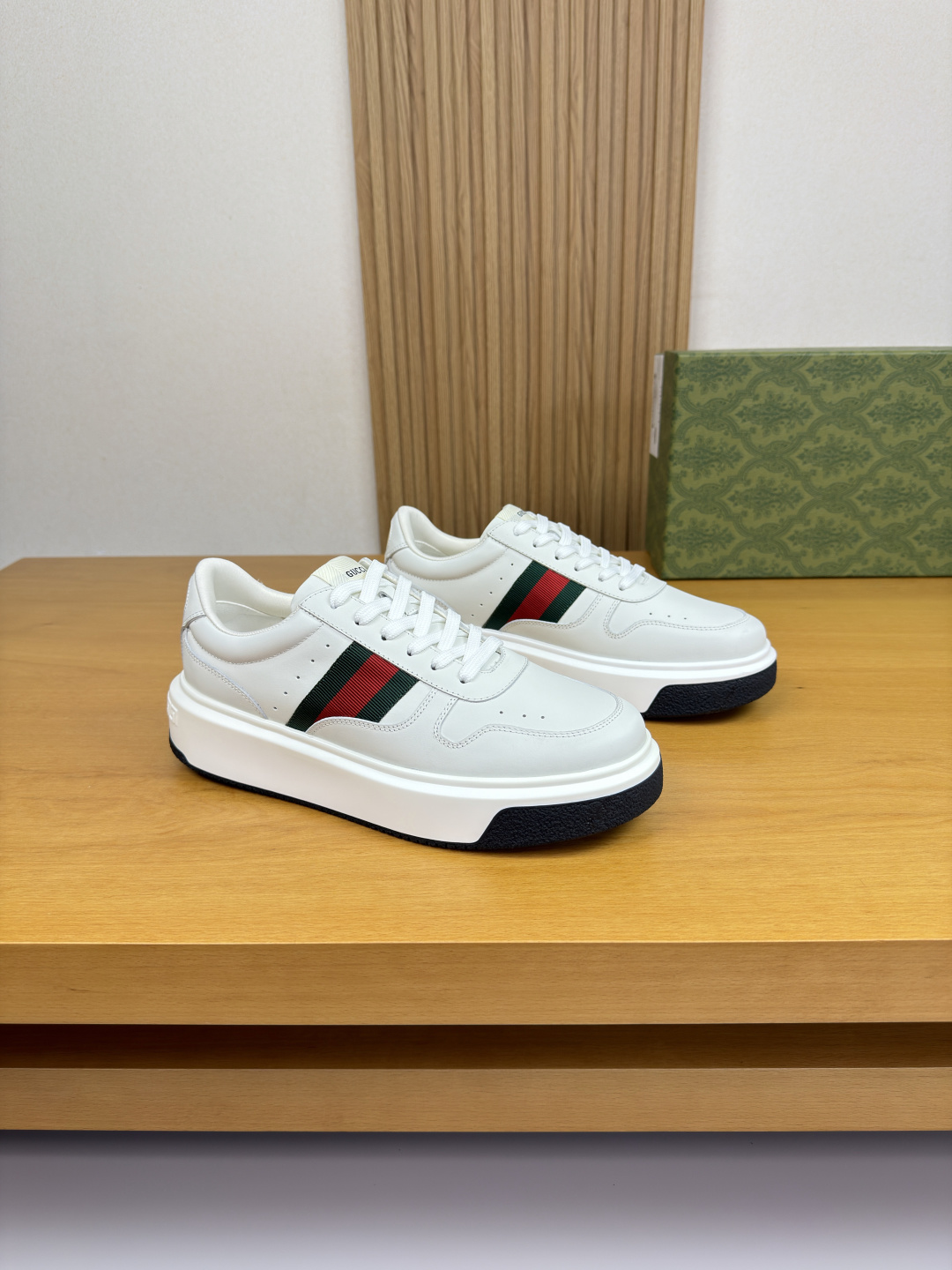 구찌(GUCCI) 나파 레더 시그니처 웹 스니커즈 (프리미엄) 신발