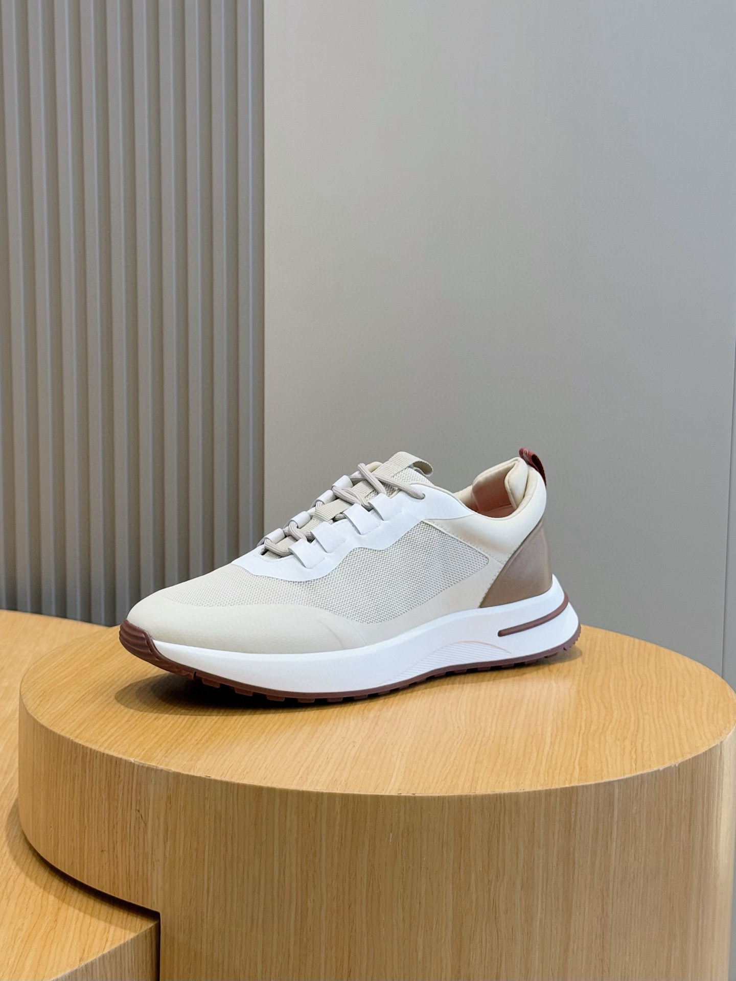 로로 피아나(Loro Piana) 위크엔드 워크(Week End Walk) 남성 스니커즈 신발