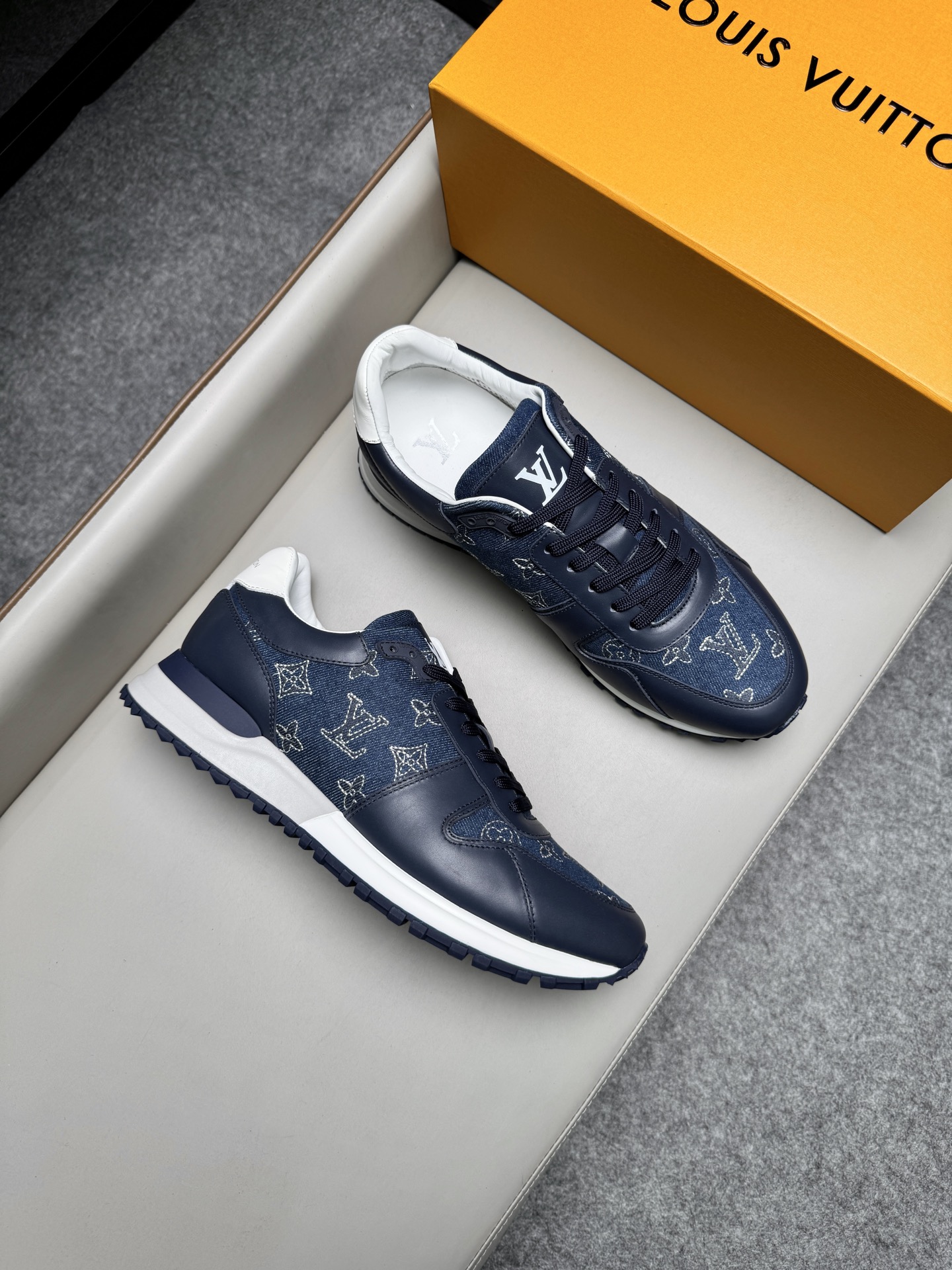 루이비통(Louis Vuitton) LV 레더 & 데님 믹스 스니커즈 (프리미엄) 신발