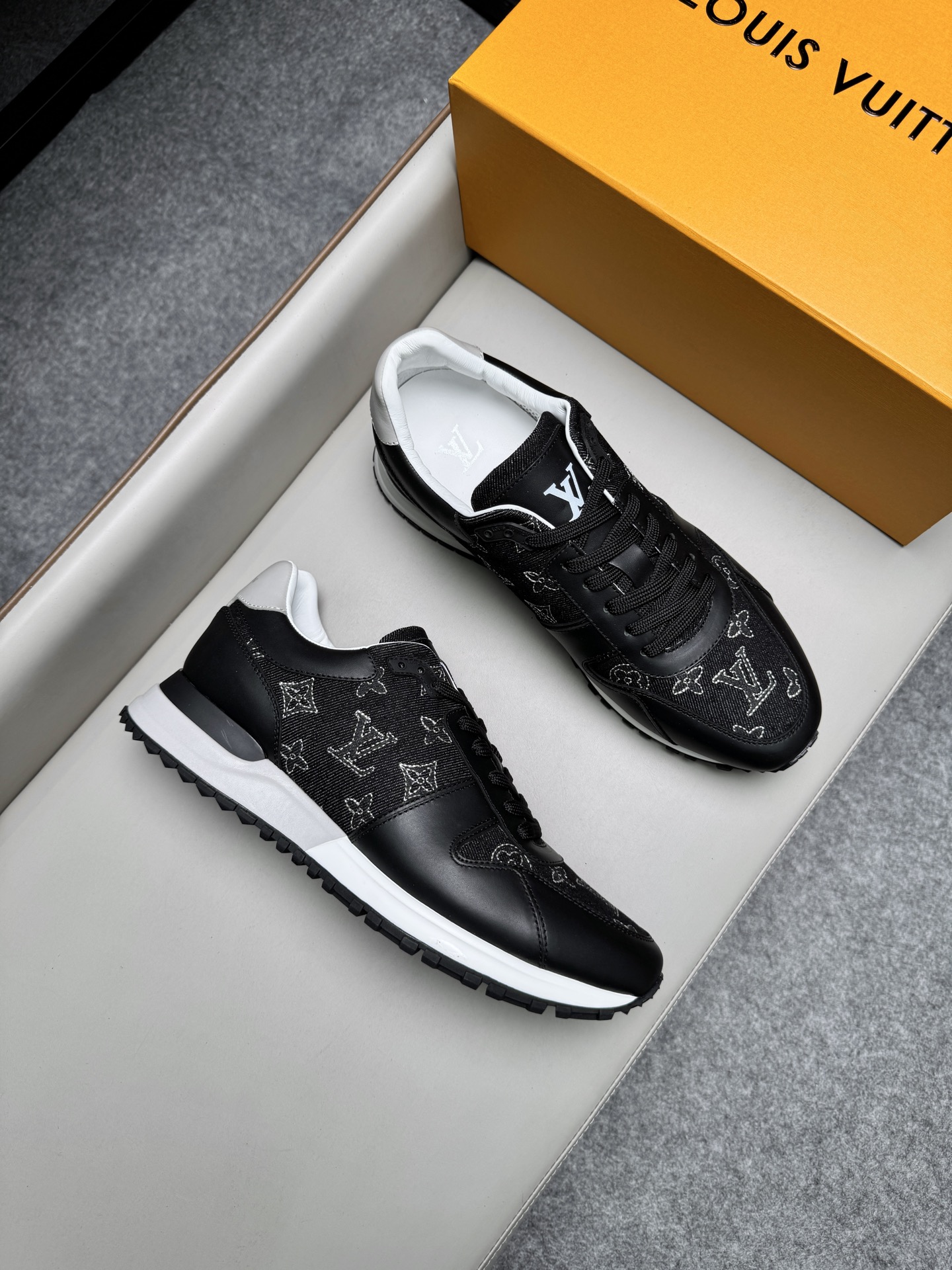 루이비통(Louis Vuitton) LV 레더 & 데님 믹스 스니커즈 (프리미엄) 신발