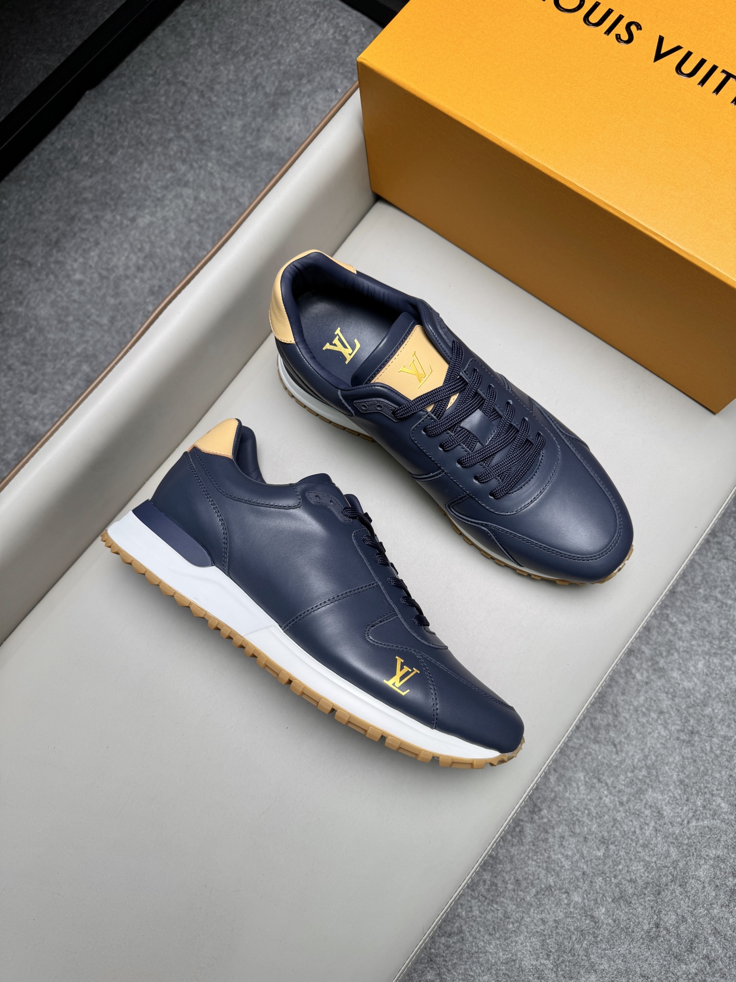 루이비통(Louis Vuitton) LV 레더 & 데님 믹스 스니커즈 (프리미엄) 신발
