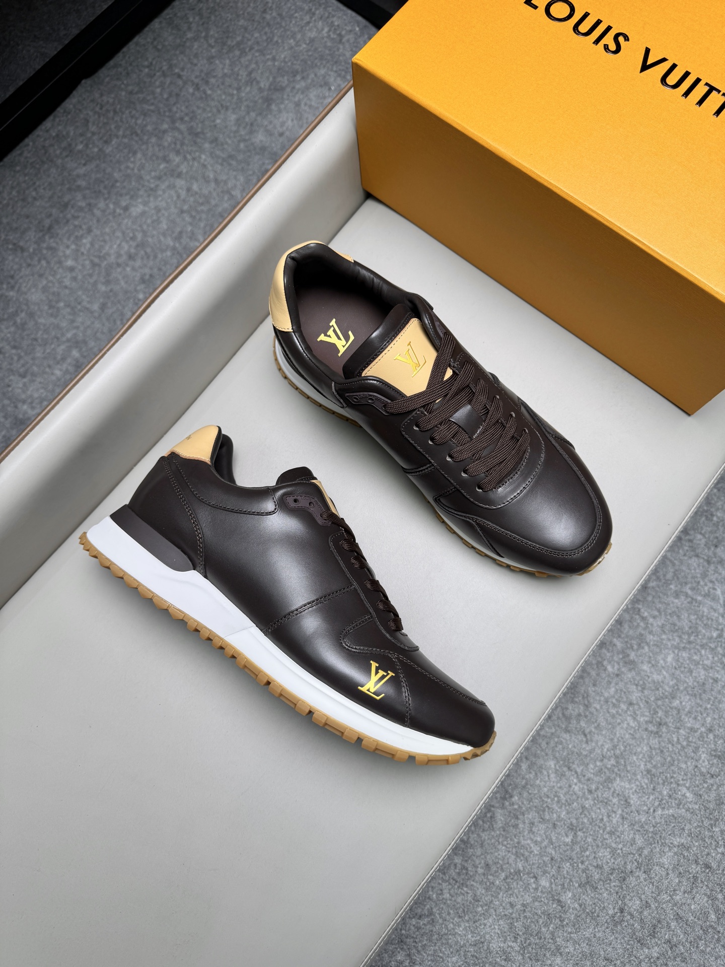 루이비통(Louis Vuitton) LV 레더 & 데님 믹스 스니커즈 (프리미엄) 신발