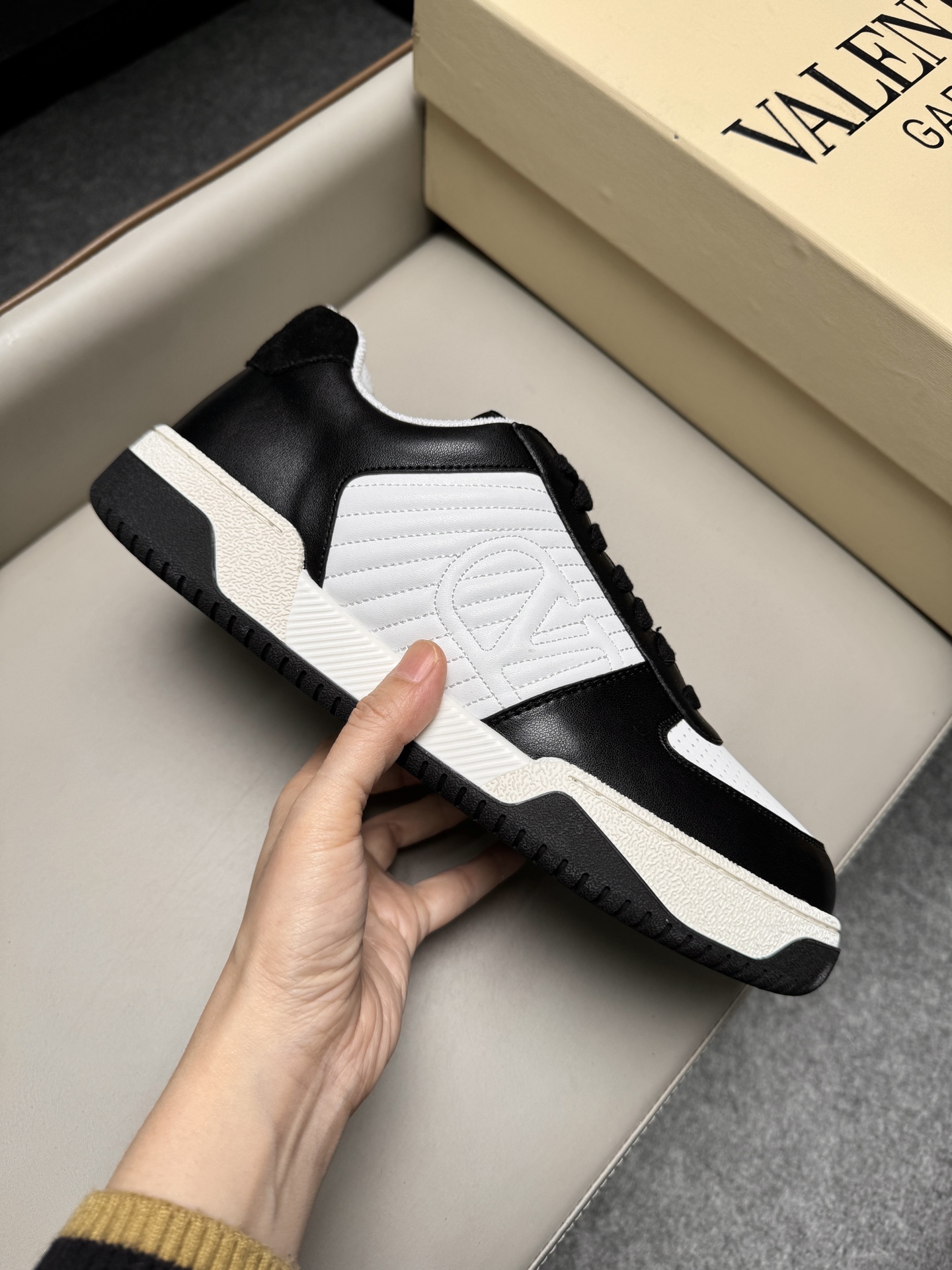 발렌티노(Valentino) 뉴 커플 스니커즈 신발