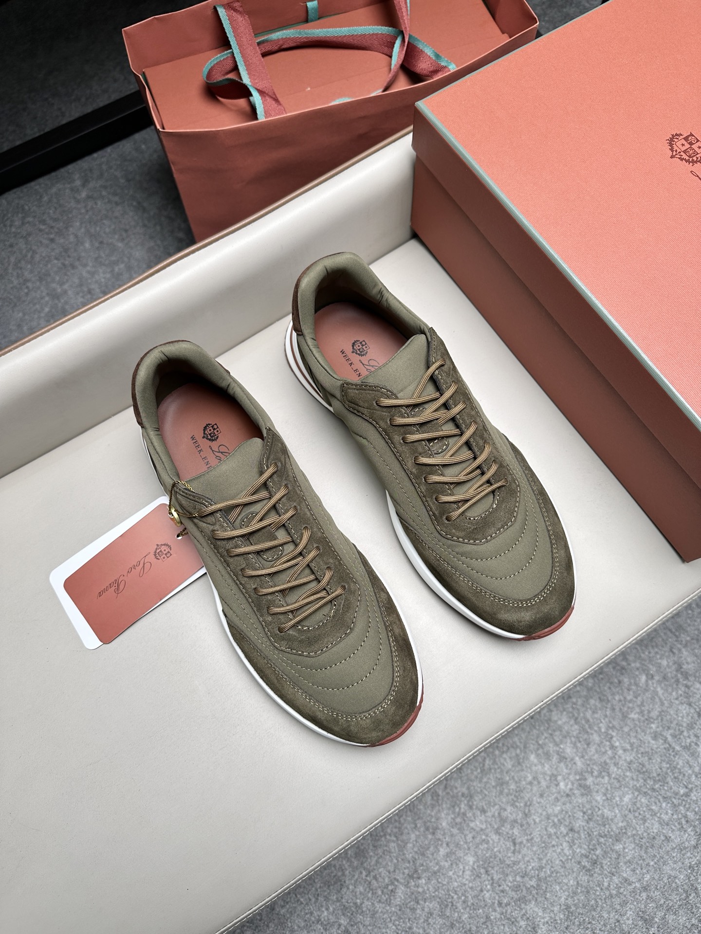 Loro Piana 로로피아나(LP) 스웨이드 캔버스 믹스 남성화 스니커즈 신발