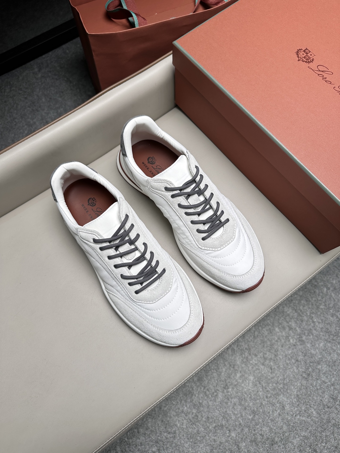 Loro Piana 로로피아나(LP) 스웨이드 캔버스 믹스 남성화 스니커즈 신발