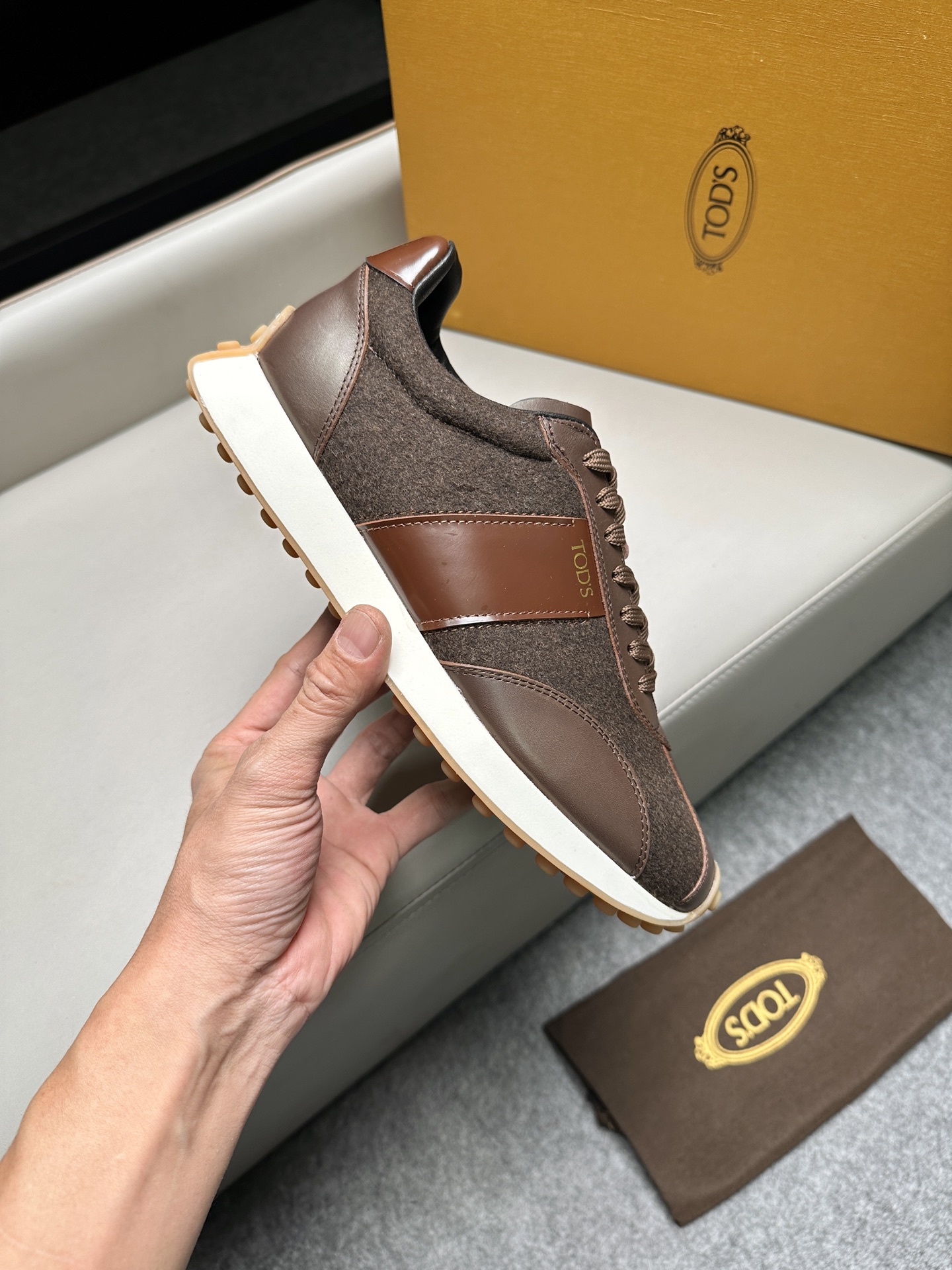 토즈(Tods) 레더 & 트위드 믹스 스니커즈 신발