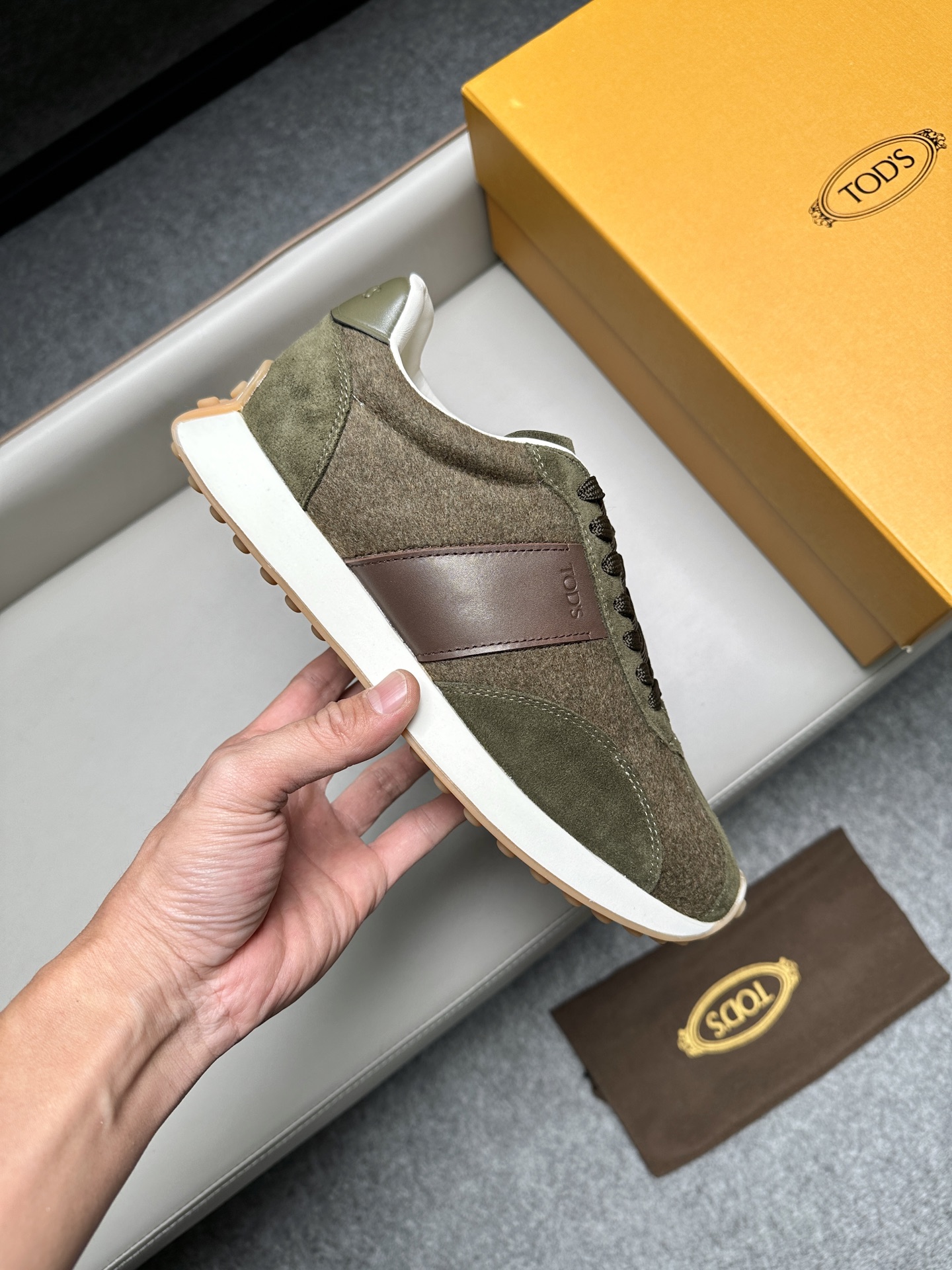 토즈(Tods) 레더 & 트위드 믹스 스니커즈 신발