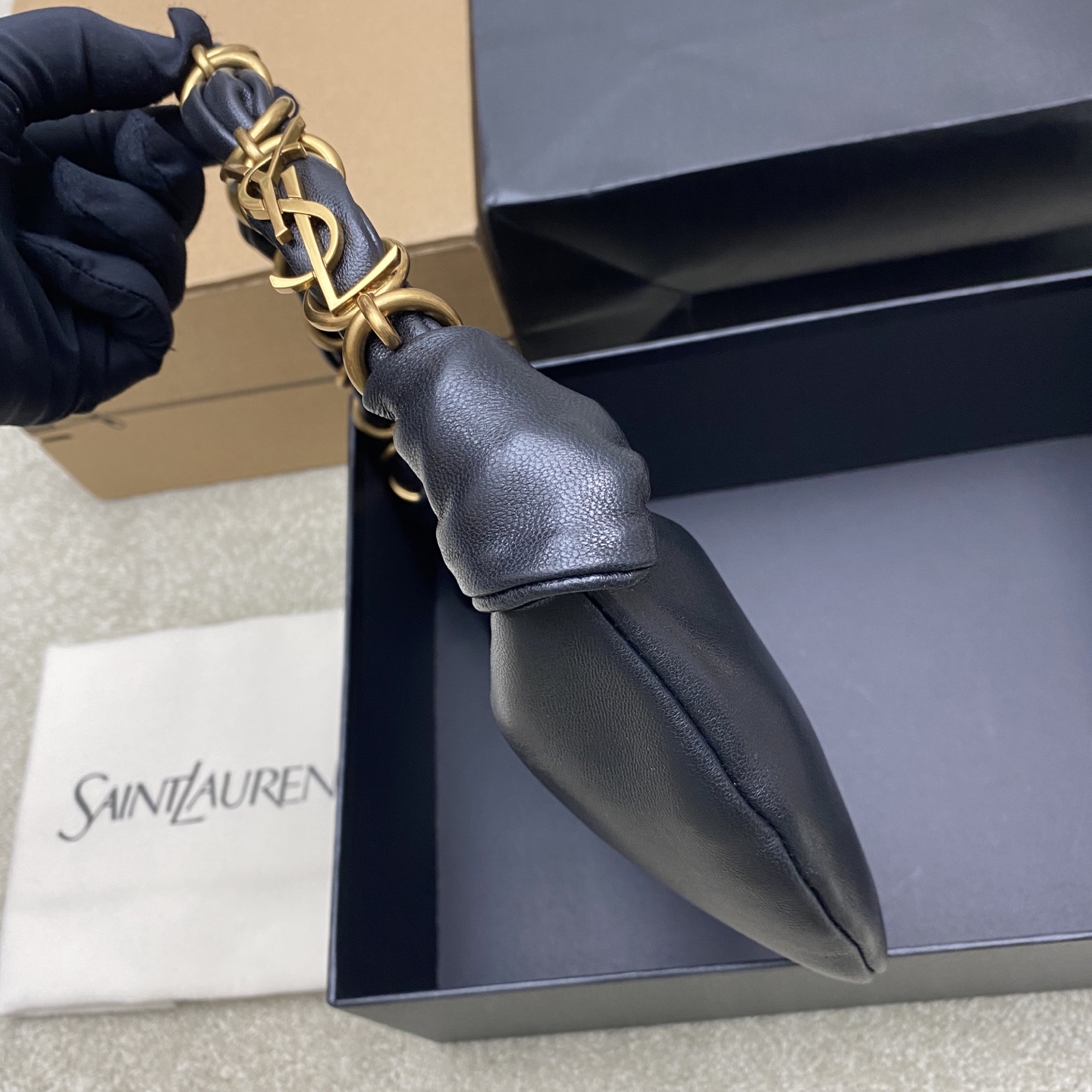 생로랑(YSL) 아말리아(Amalia) 블랙 램스킨 핸드백 가방