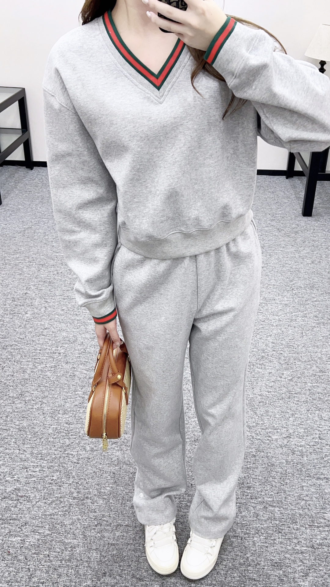 구찌(Gucci) V넥 트레이닝 세트 티셔츠 팬츠 셋업 의류