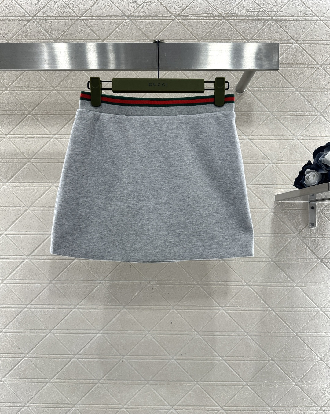 구찌(Gucci) 신년 한정 가디건 & 스커트 세트 의류