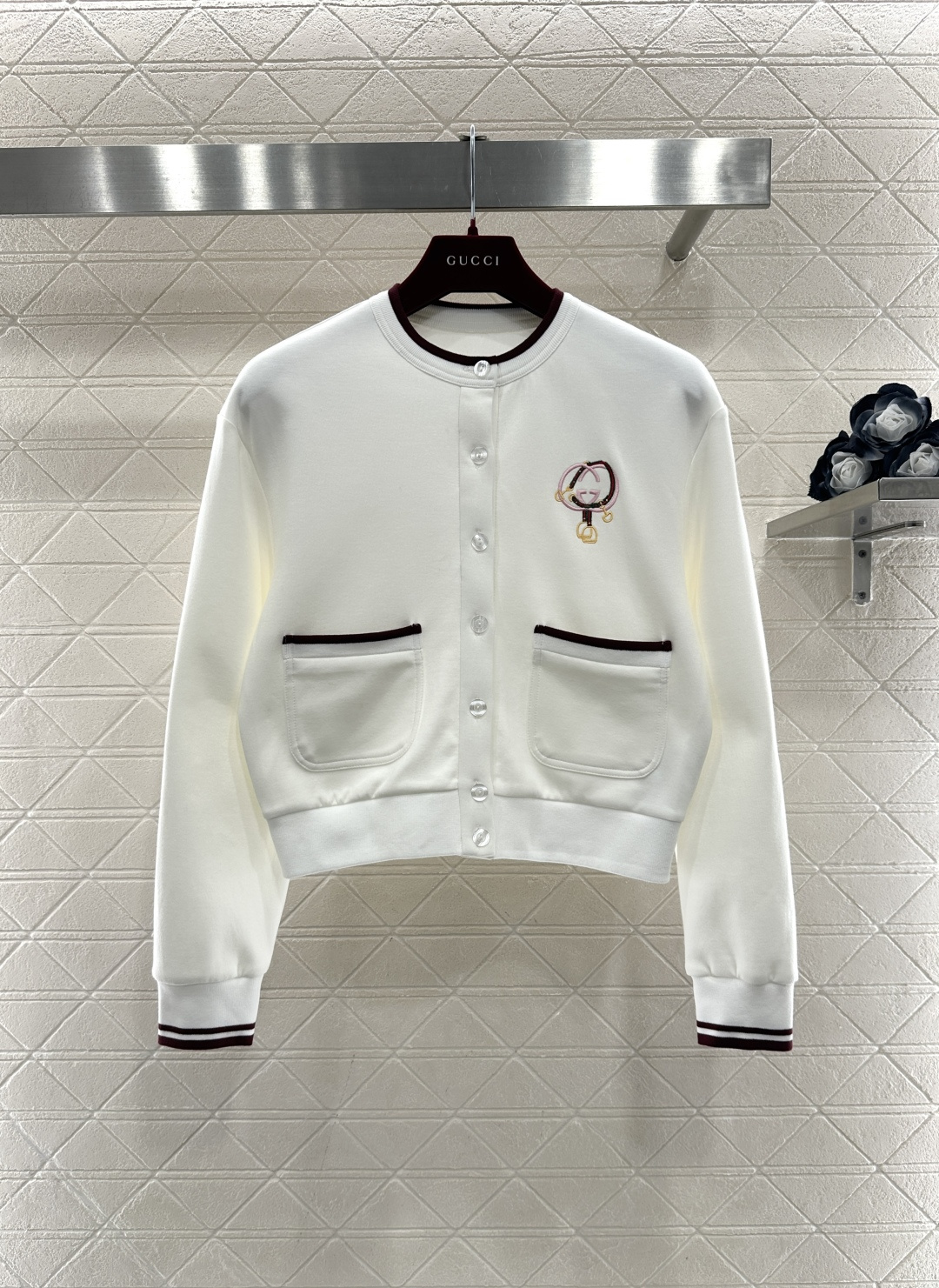 구찌(Gucci) 신년 한정 가디건 & 숏 팬츠 셋업 세트 의류