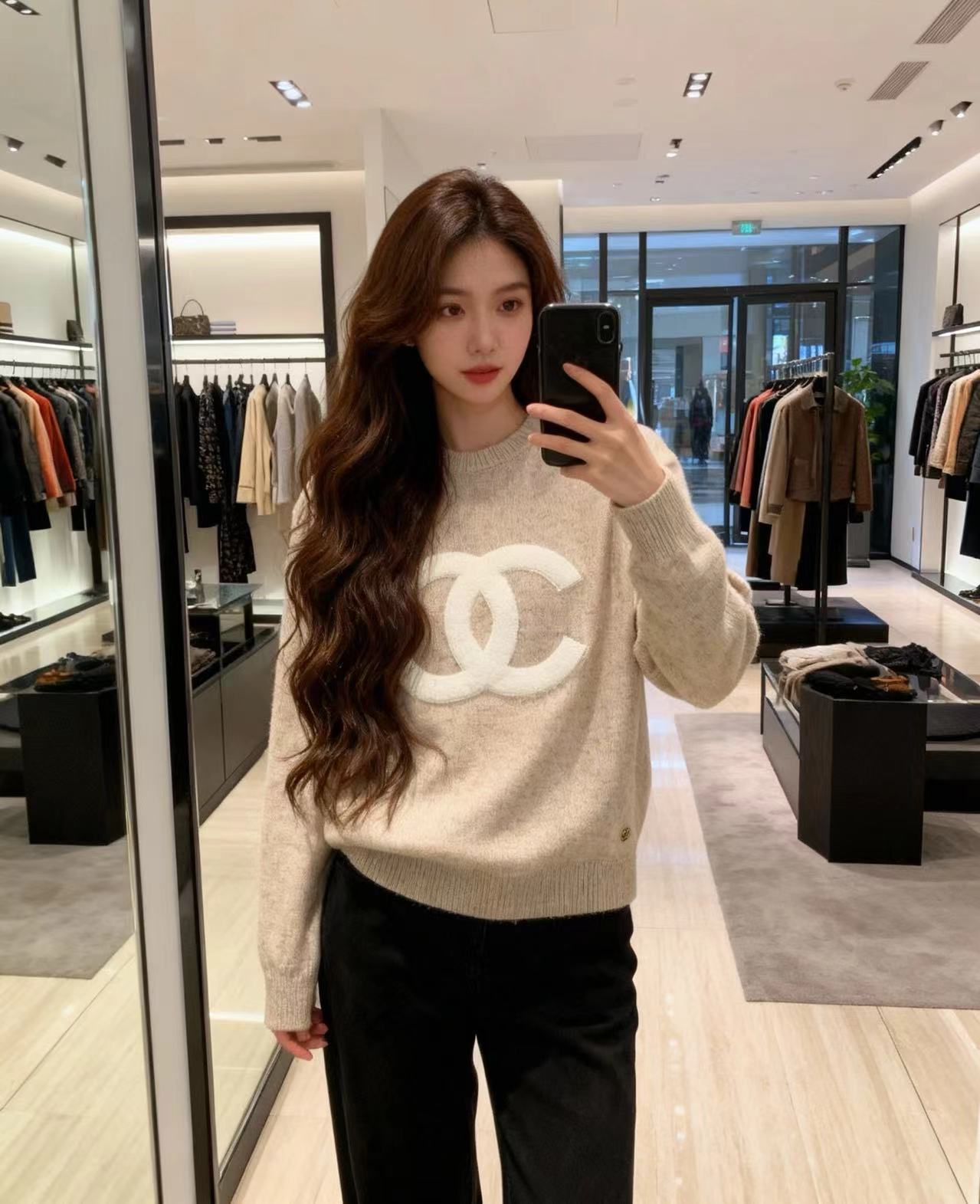 샤넬(CHANEL) 로고 라운드 롱 슬리브 긴팔 니트 의류