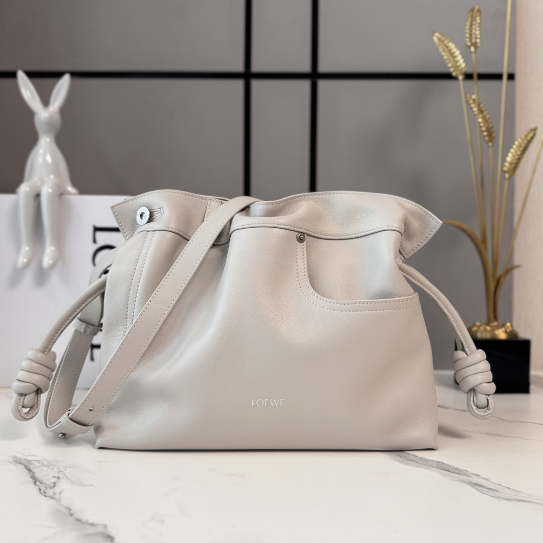 로에베(Loewe) 미디엄 글로시 카프스킨 Panta Flamenco 판타 플라멩코 백 가방