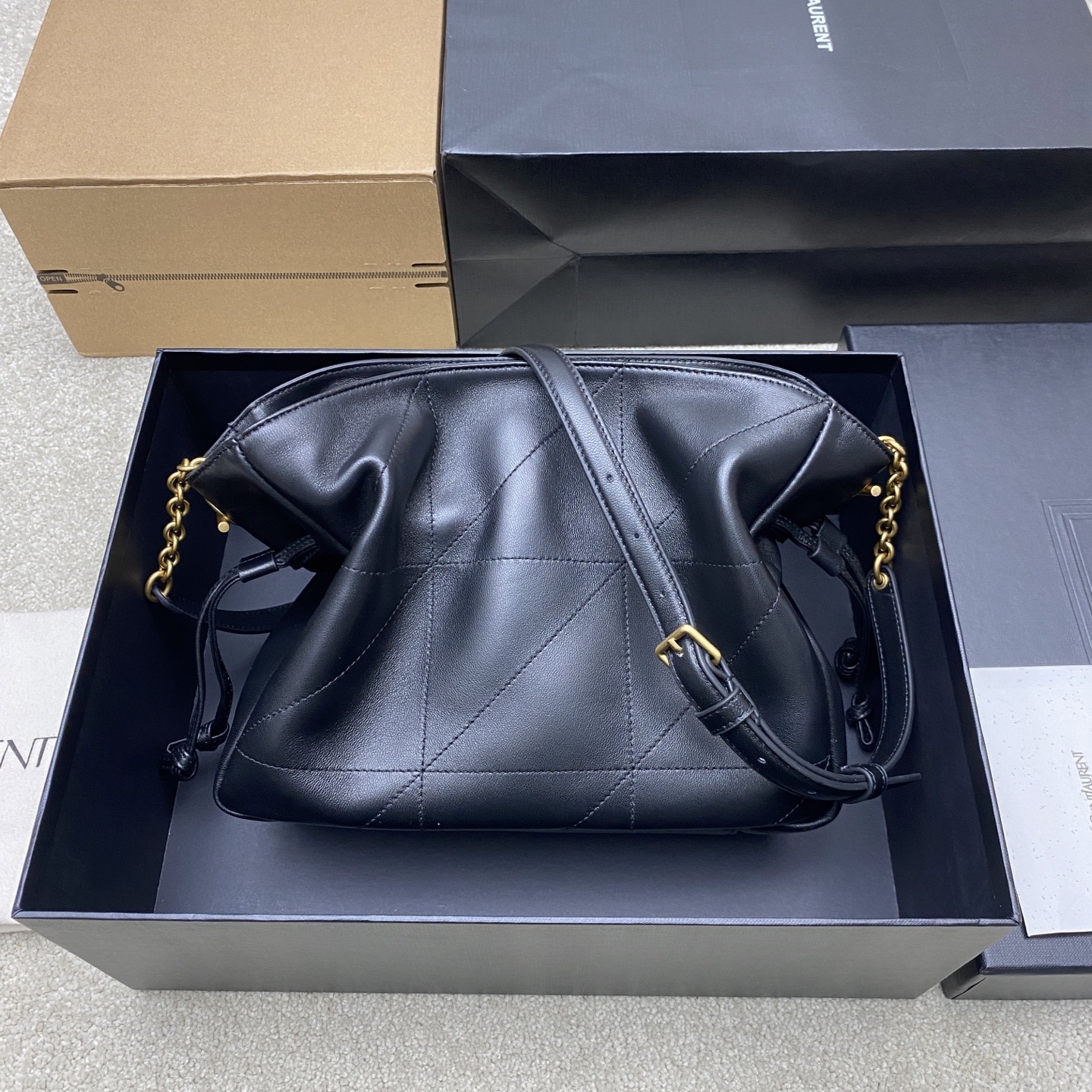 생로랑(YSL) 제이미 4.3 블랙 램스킨 미니 토트백 숄더백 가방