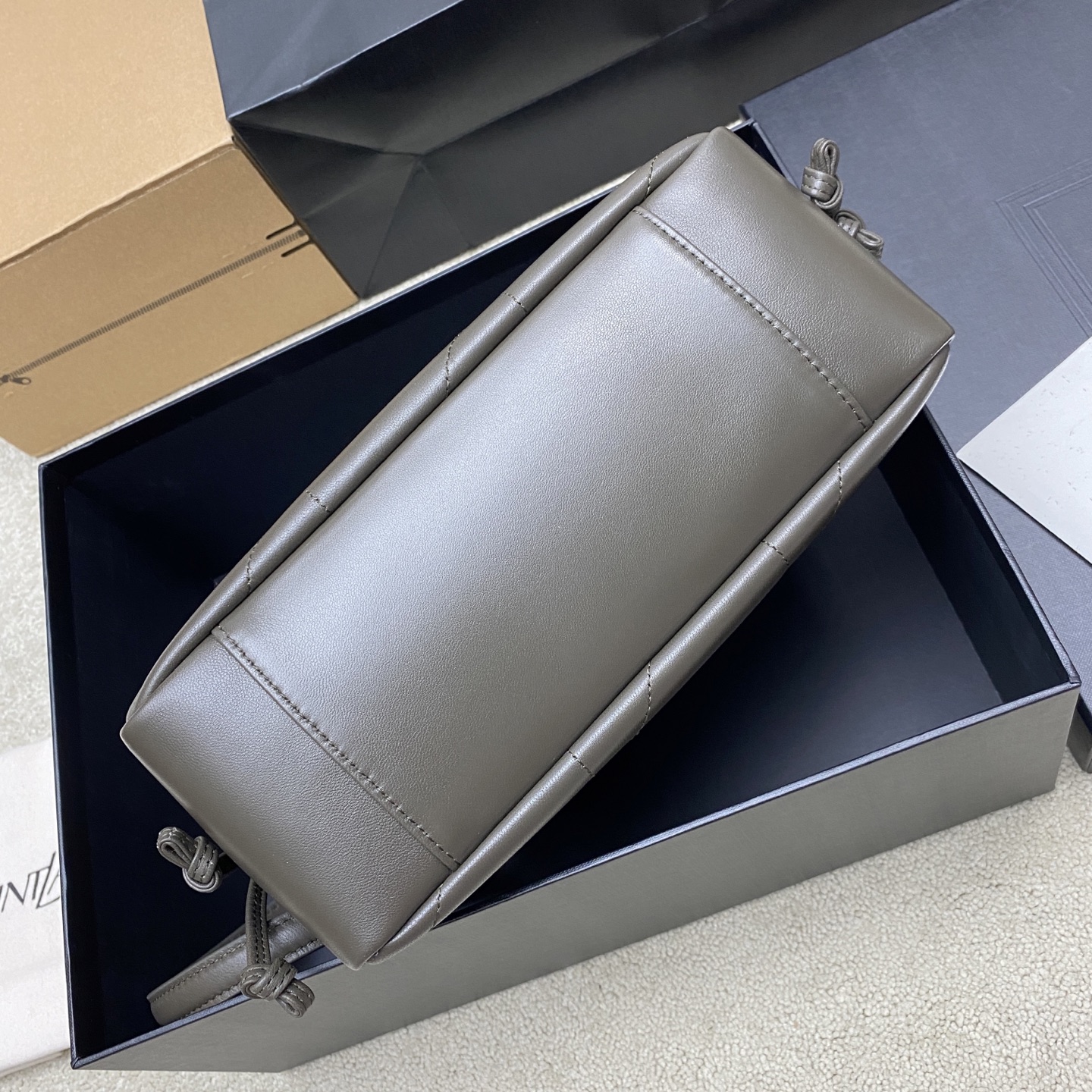 생로랑(YSL) 제이미 4.3 그린 램스킨 미니 토트백 숄더백 가방