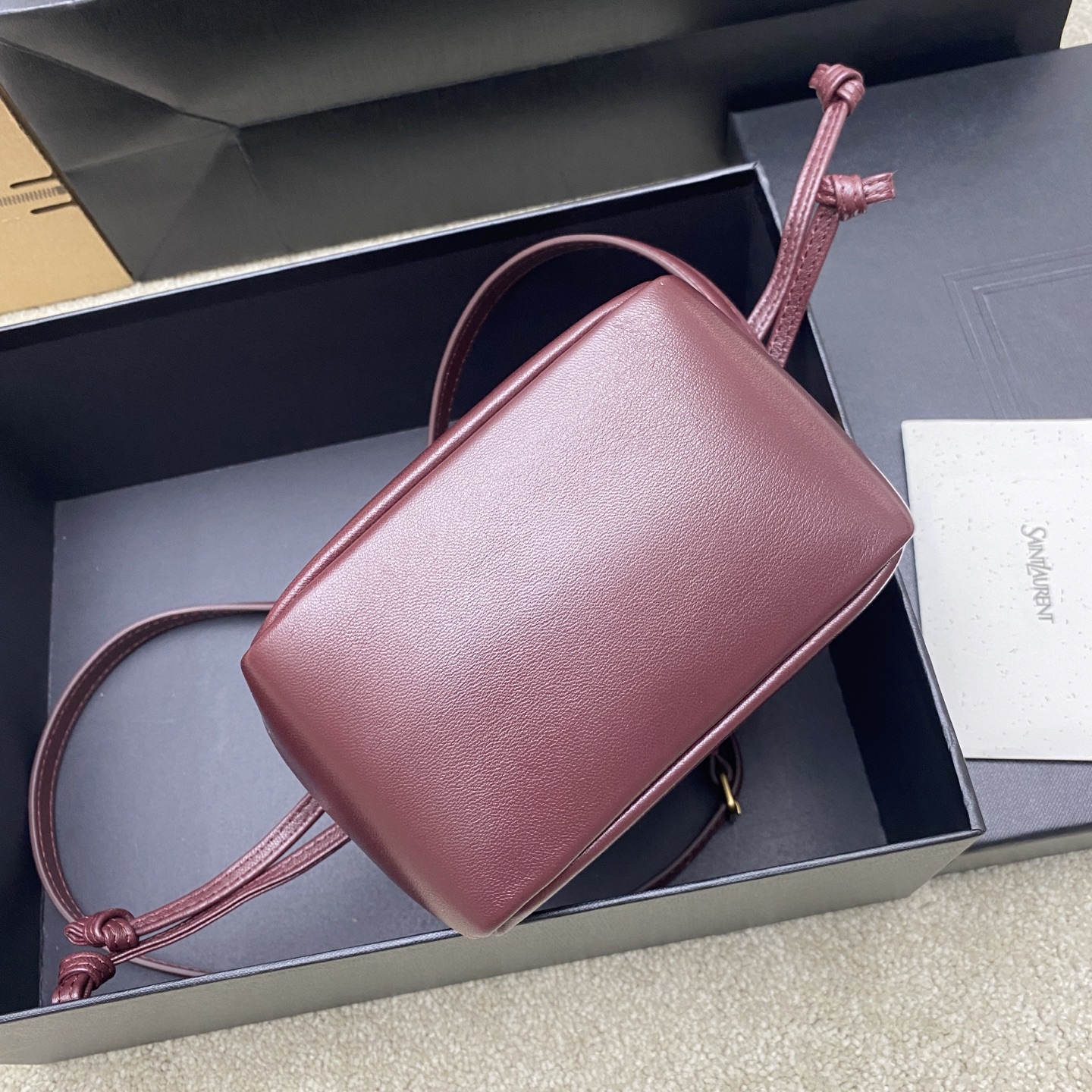 생로랑(YSL) 제이미 4.3 버건디 램스킨 미니(복주머니) 숄더백 가방