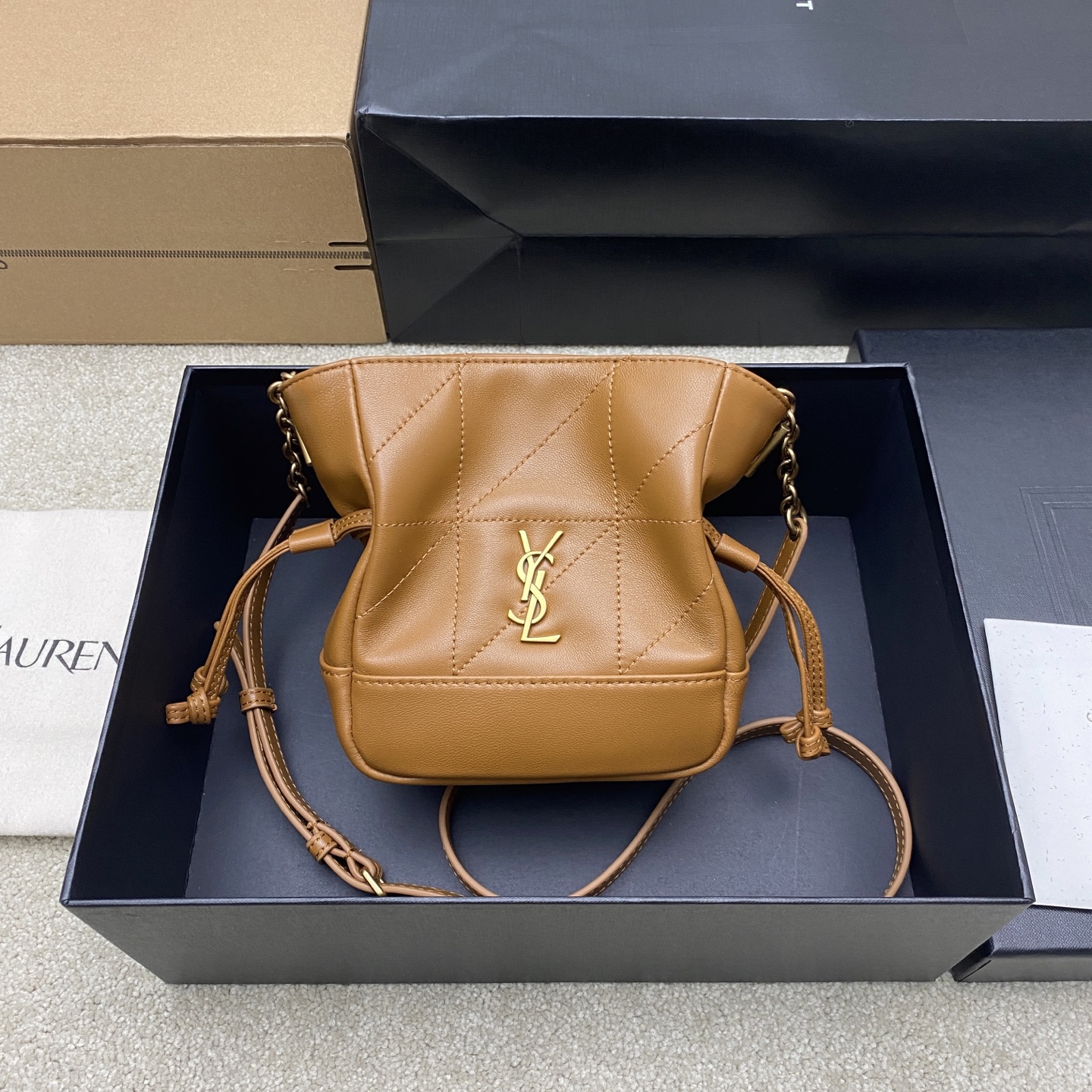 생로랑(YSL) 제이미 4.3 브라운 램스킨 미니(복주머니) 숄더백 가방