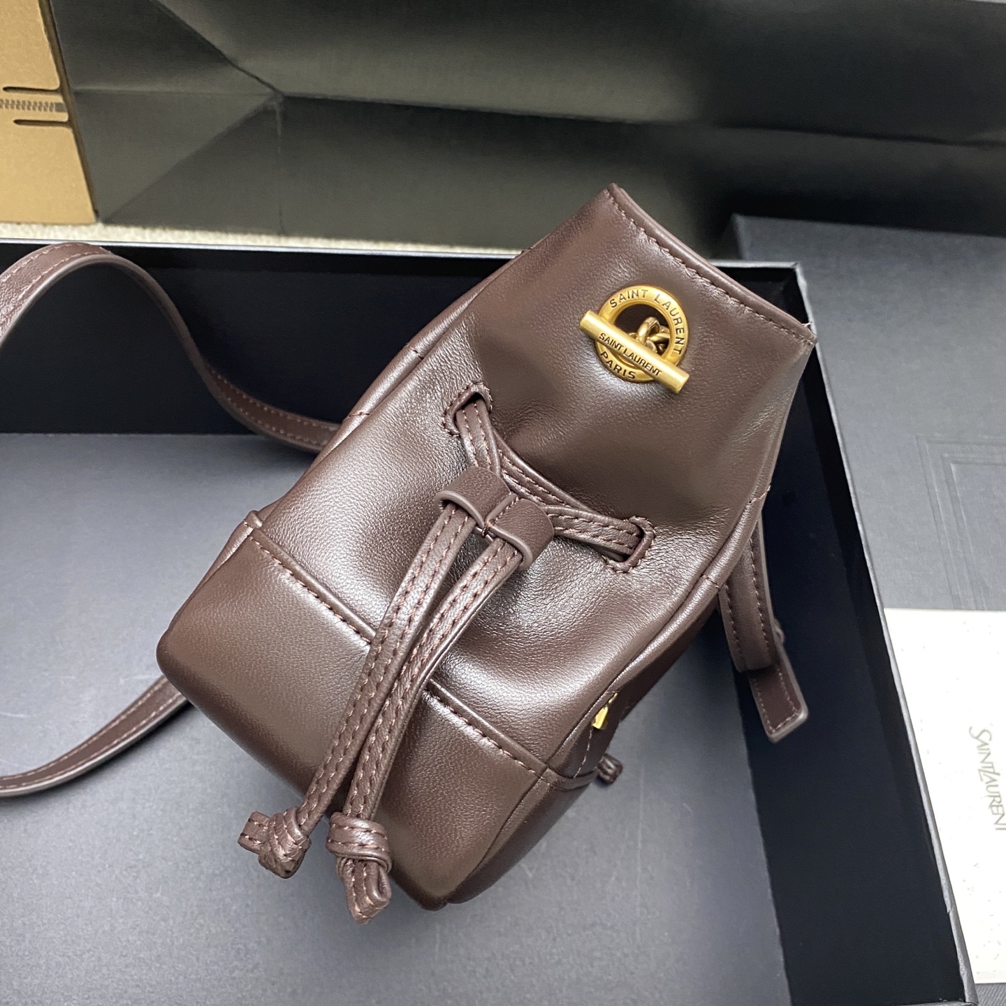 생로랑(YSL) 제이미 4.3 커피 램스킨 미니(복주머니) 숄더백 가방